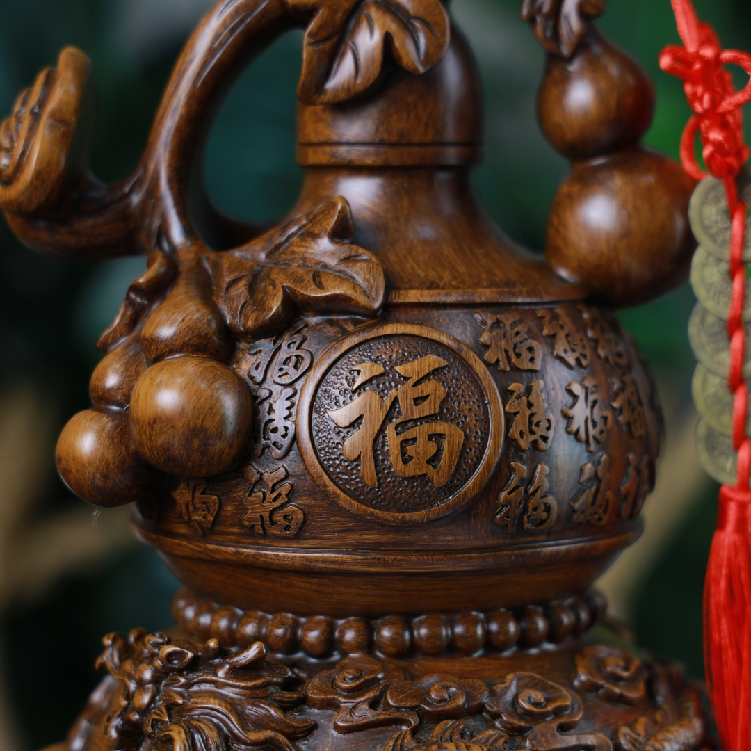 Symbols of the Dragon-Phoenix Wu Lou 46cm