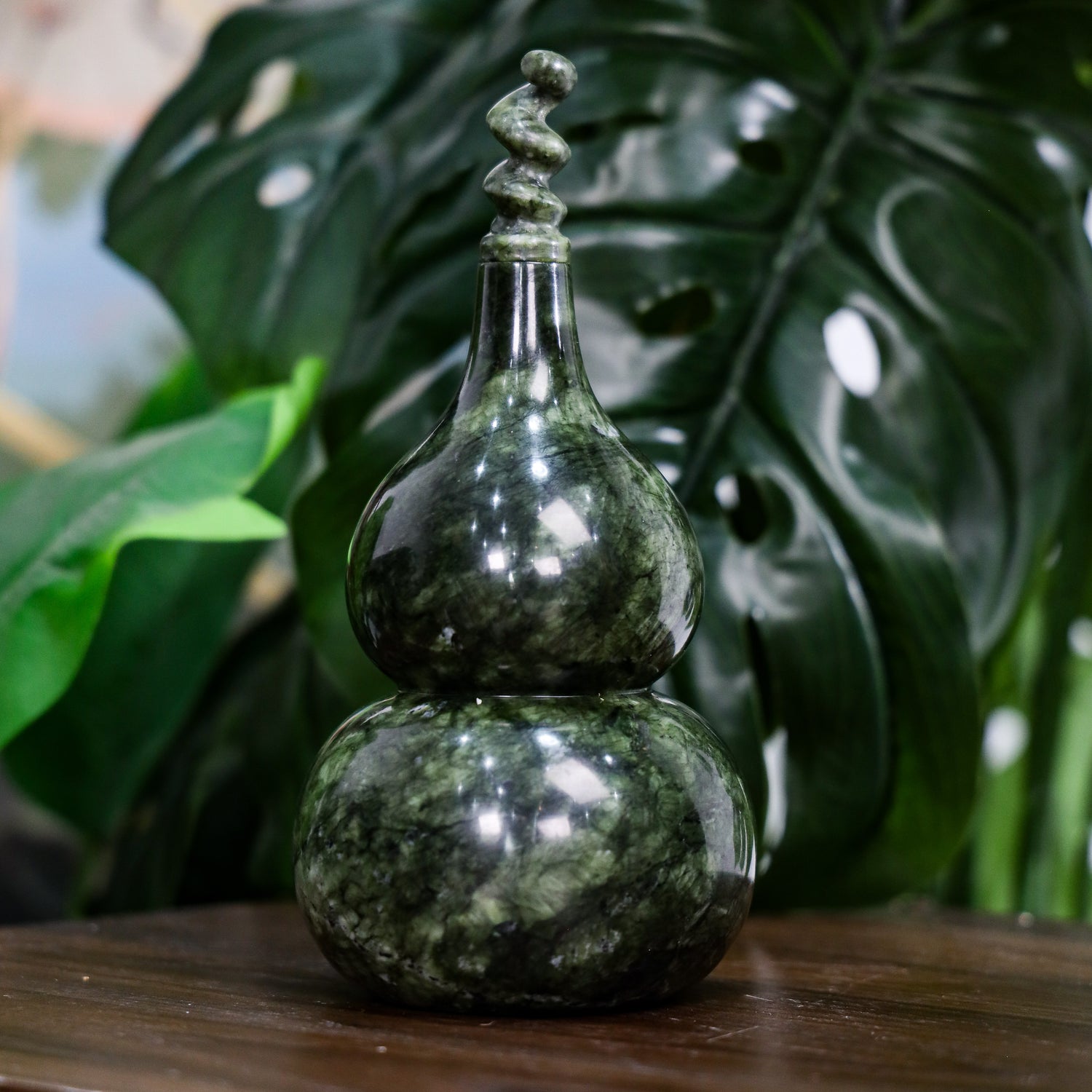 Solid Jade Wu Lou for Strong Chi 23cm