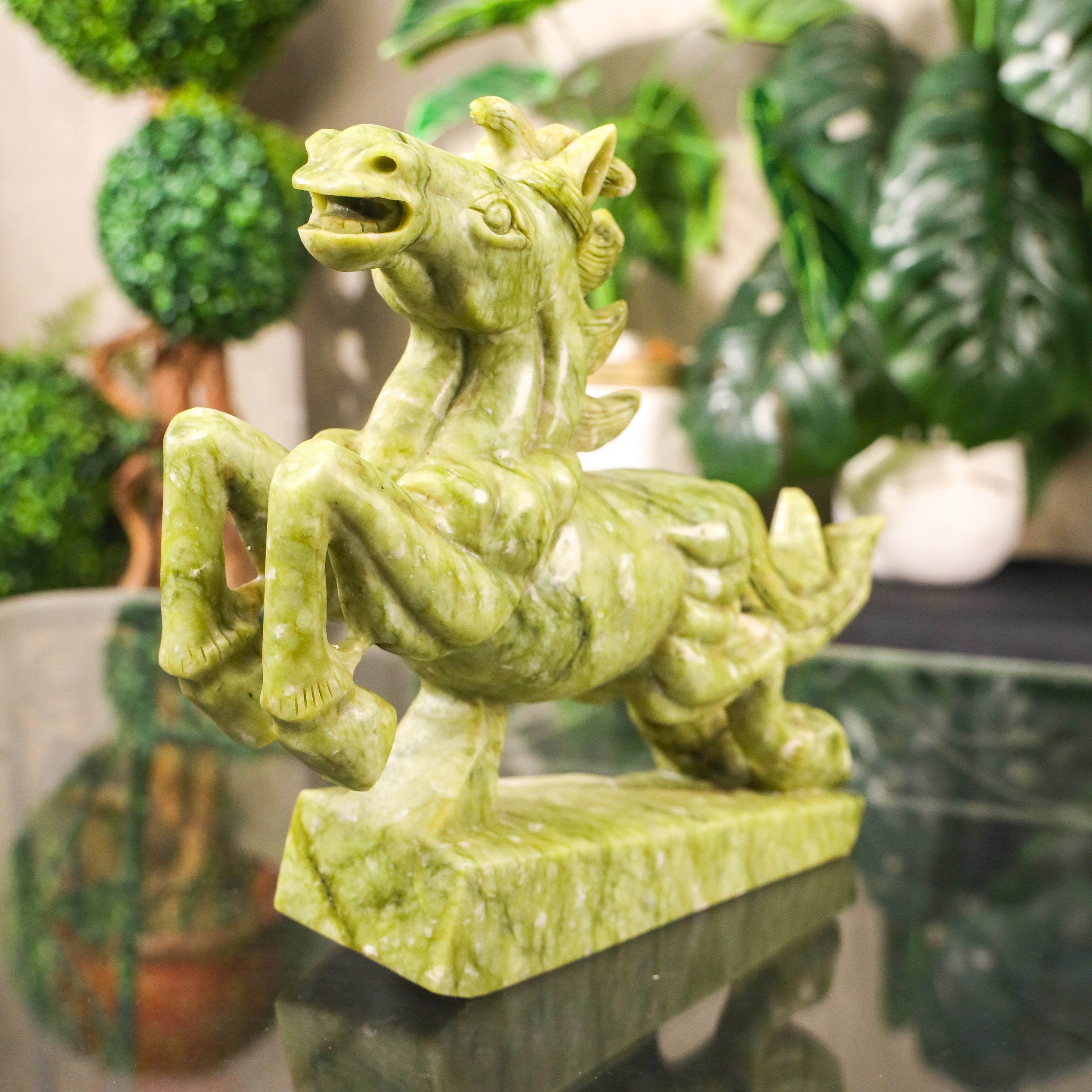 Jade Champion of Career Victory Horse 32cm