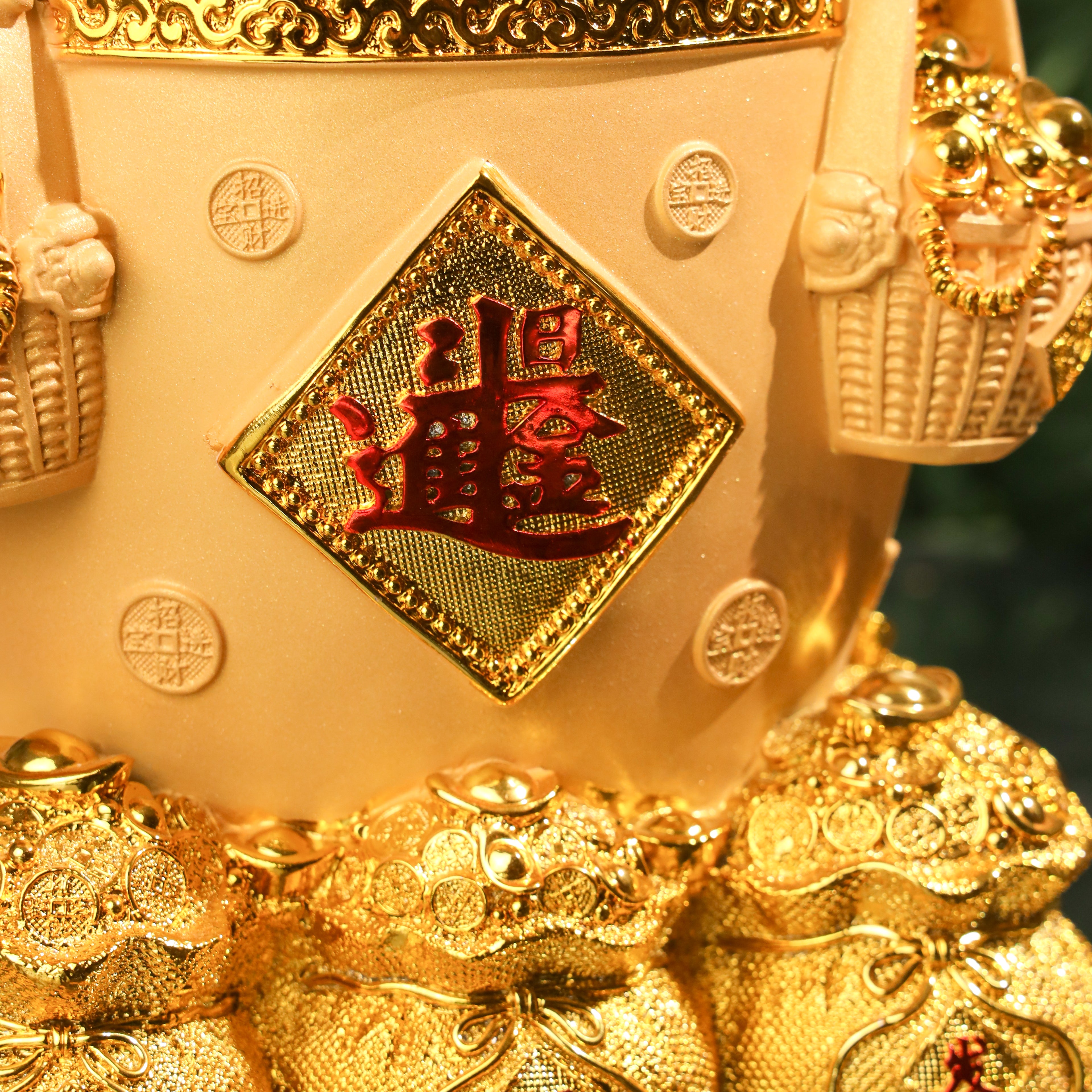 Golden Treasury of Saved Wealth 37cm