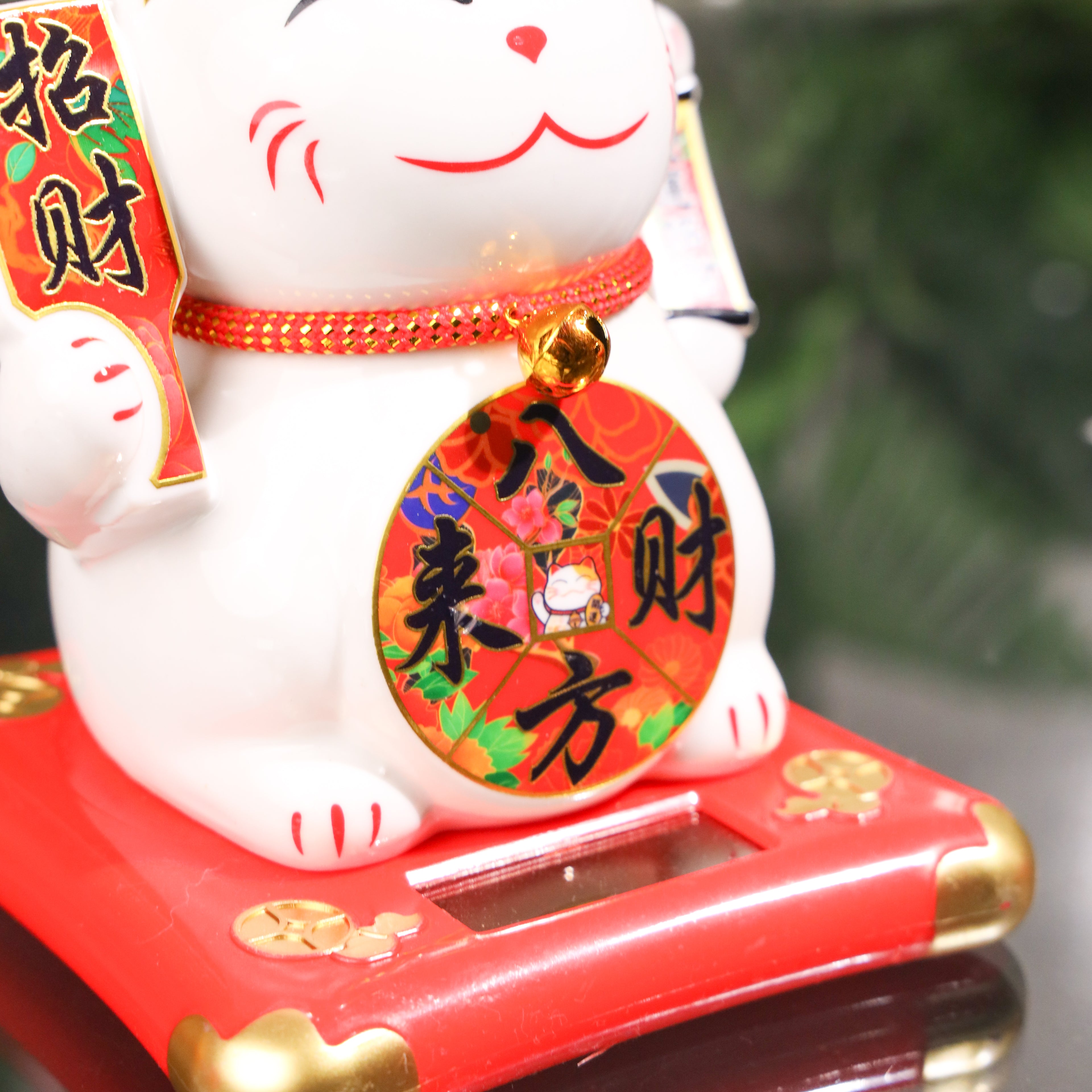 Solar-Powered Fortune Magnet Lucky Cat 14cm