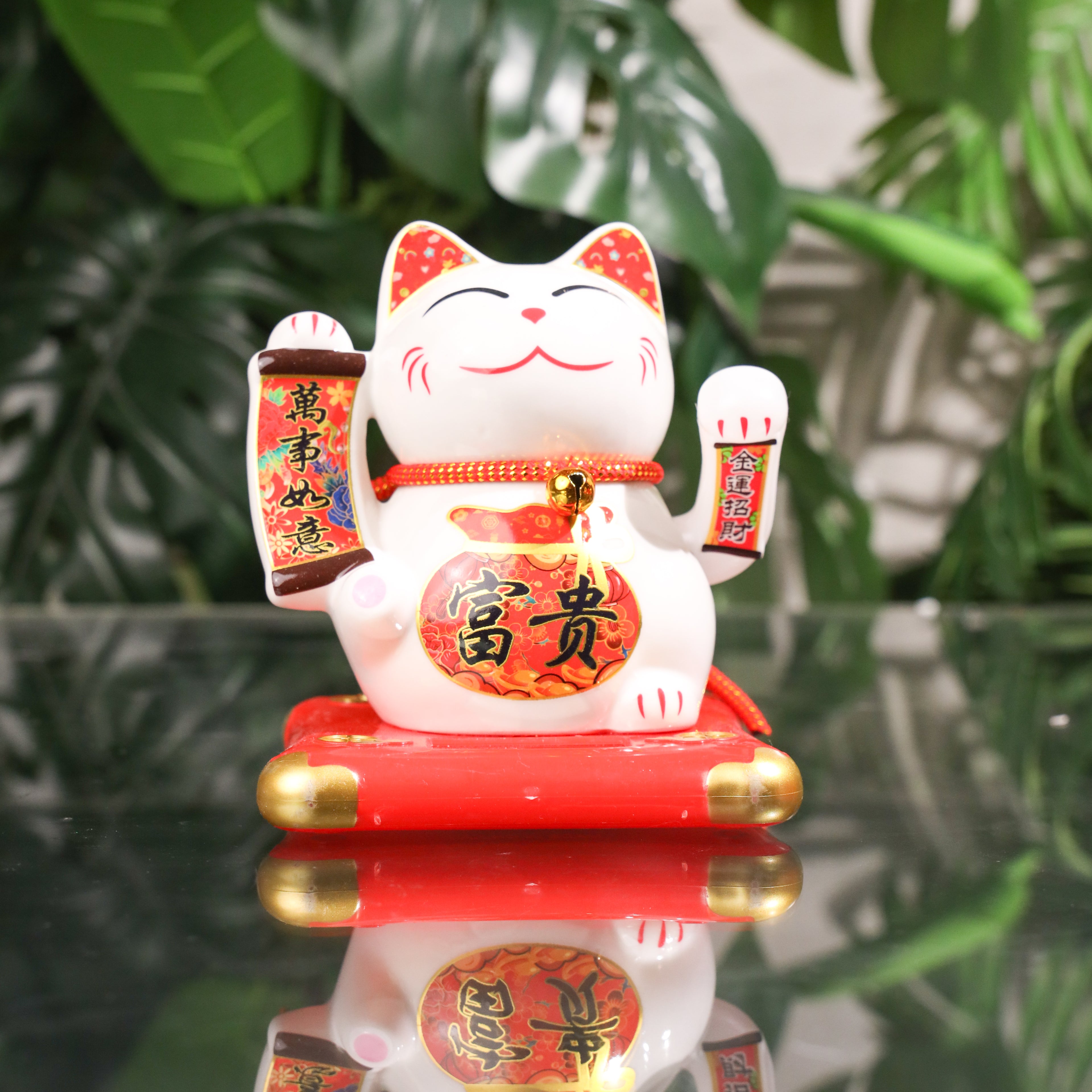 Solar-Powered Fortune Magnet Lucky Cat 14cm