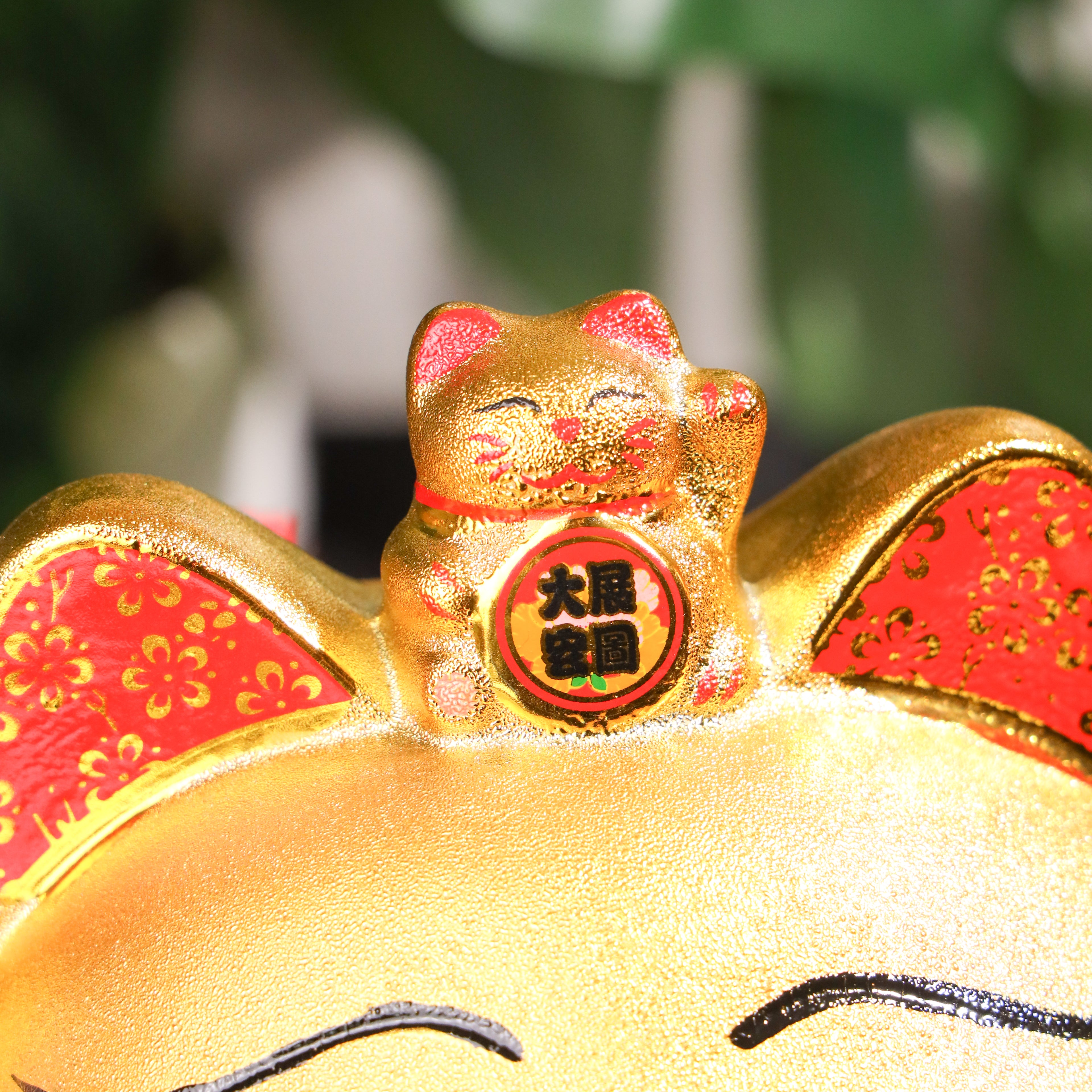 Great & Golden Lucky Cat for Business Success 30cm