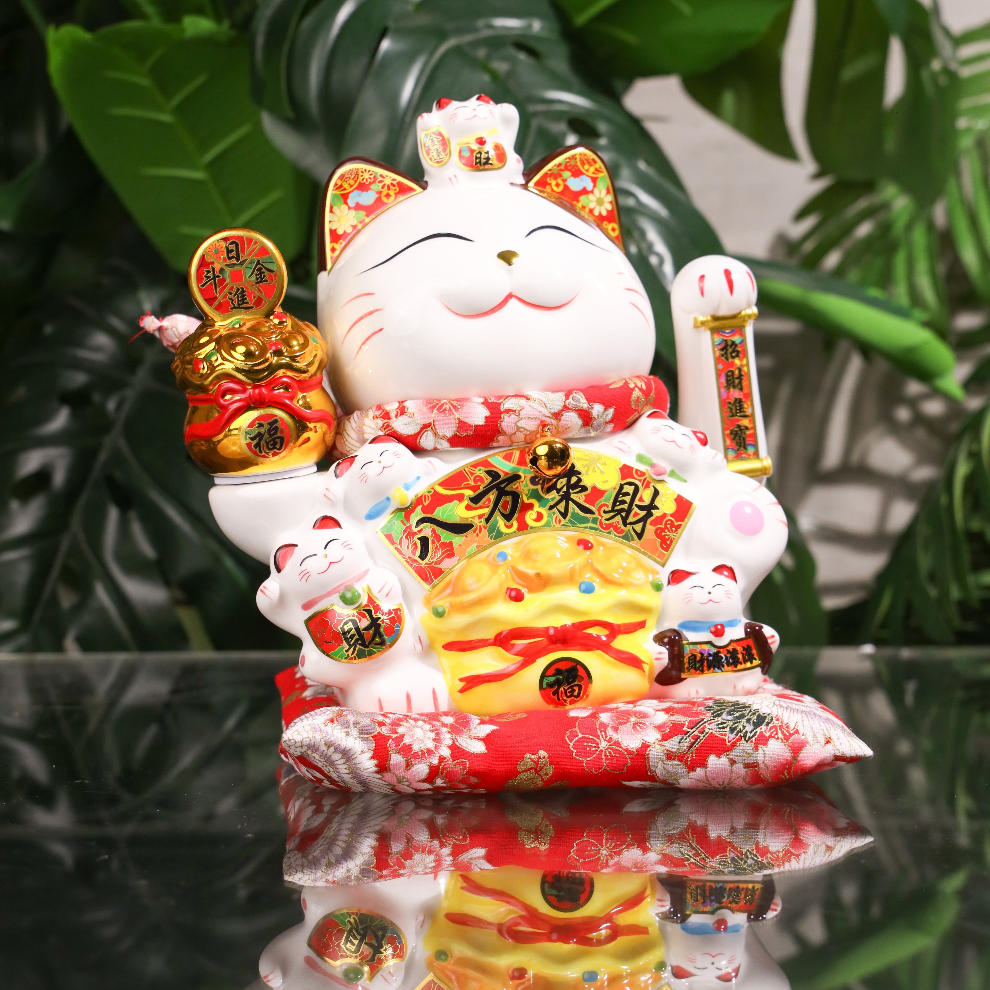 Invite The Fortune Lucky Cat 25cm