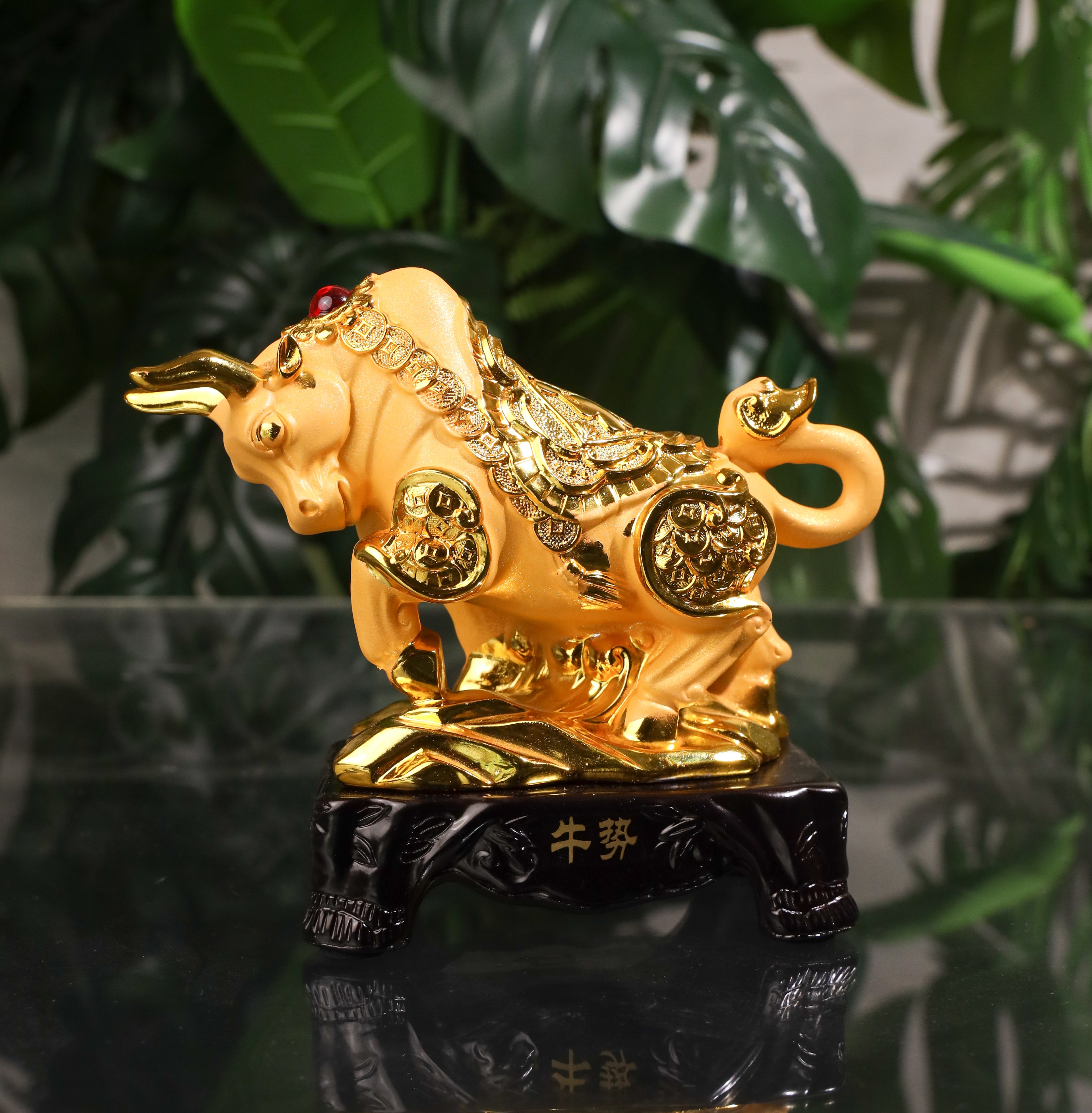 Golden Zodiac Ox of Long-Term Success 18cm