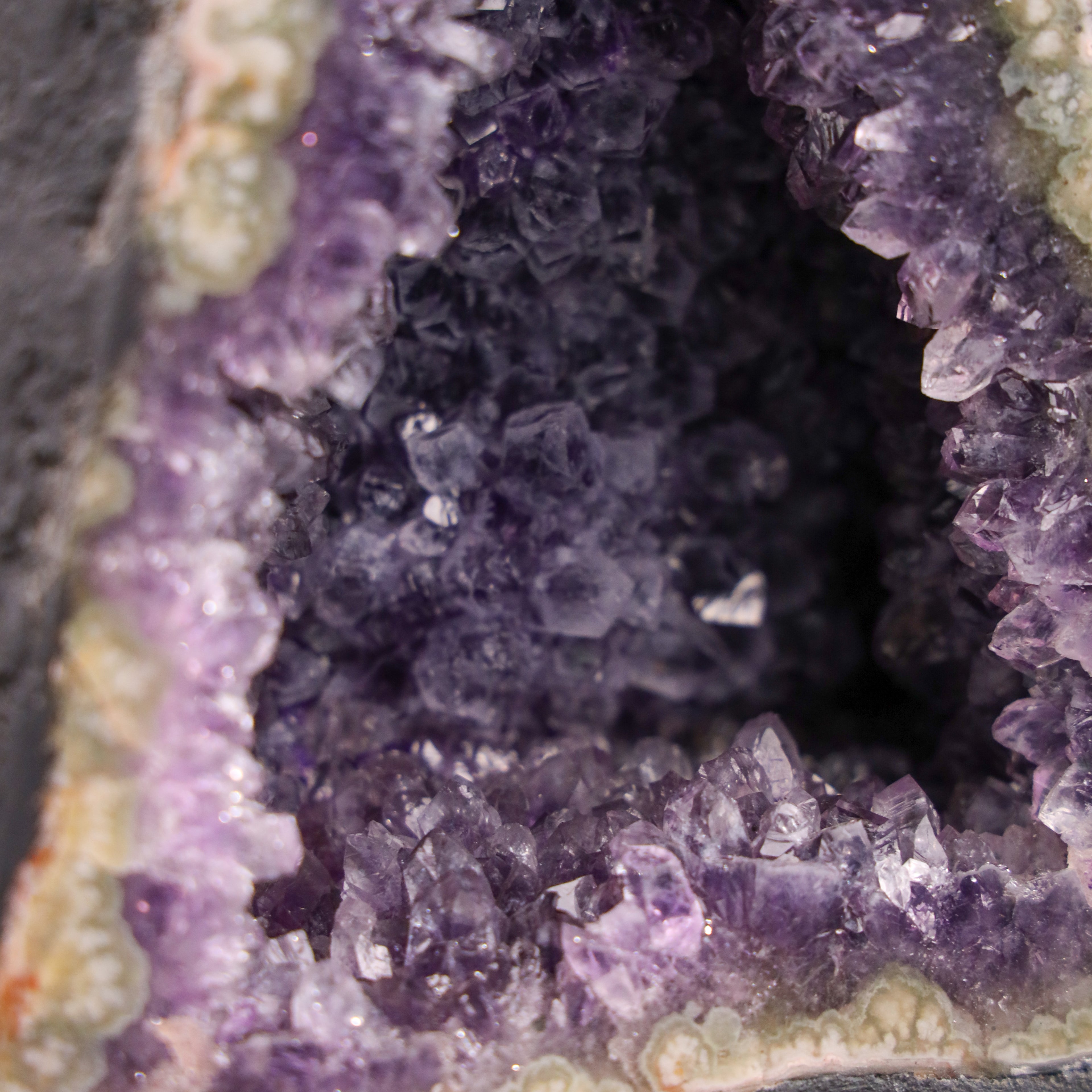 Little Mountain of Amethyst for Healing 5kg