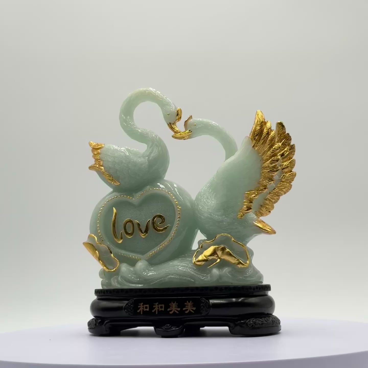 Jade Swans of Pure Love 25cm