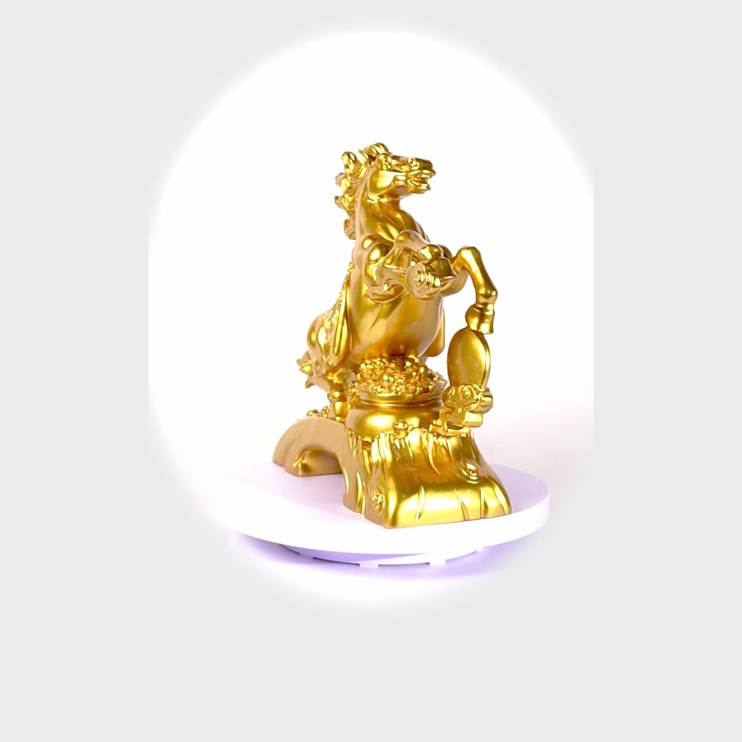 Relentless Victory Golden Power Horse 42cm