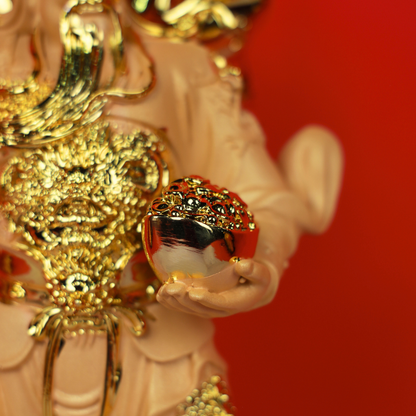 The Warrior of Truth Golden Guan Gong 47cm