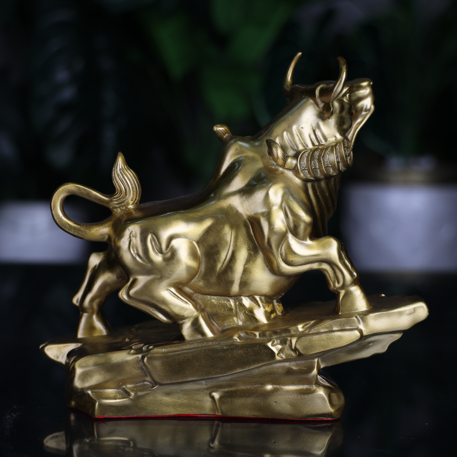 Brass Ox of Triumph &amp; Success 21cm