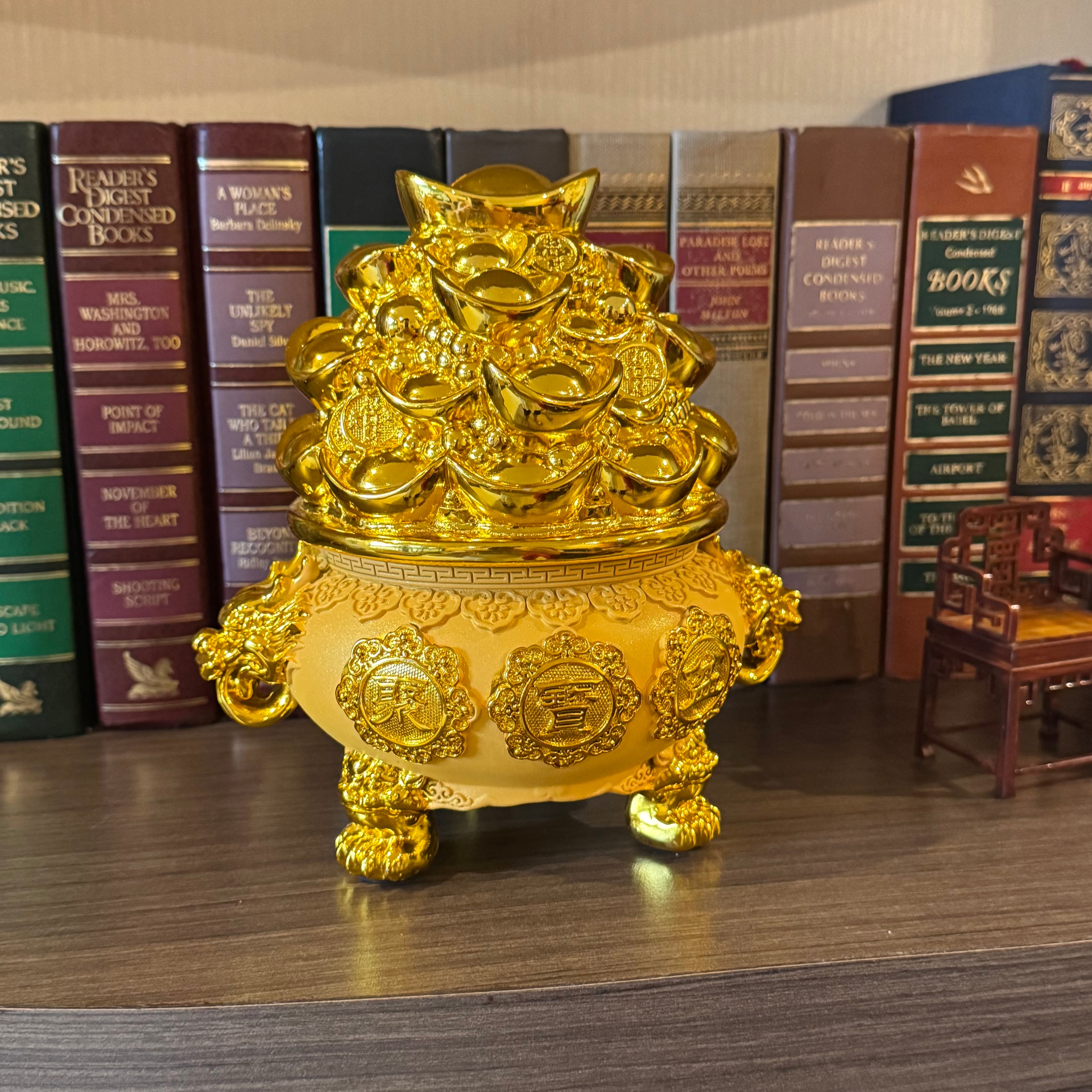 Magnet of Money Gold Wealth Pot 17cm