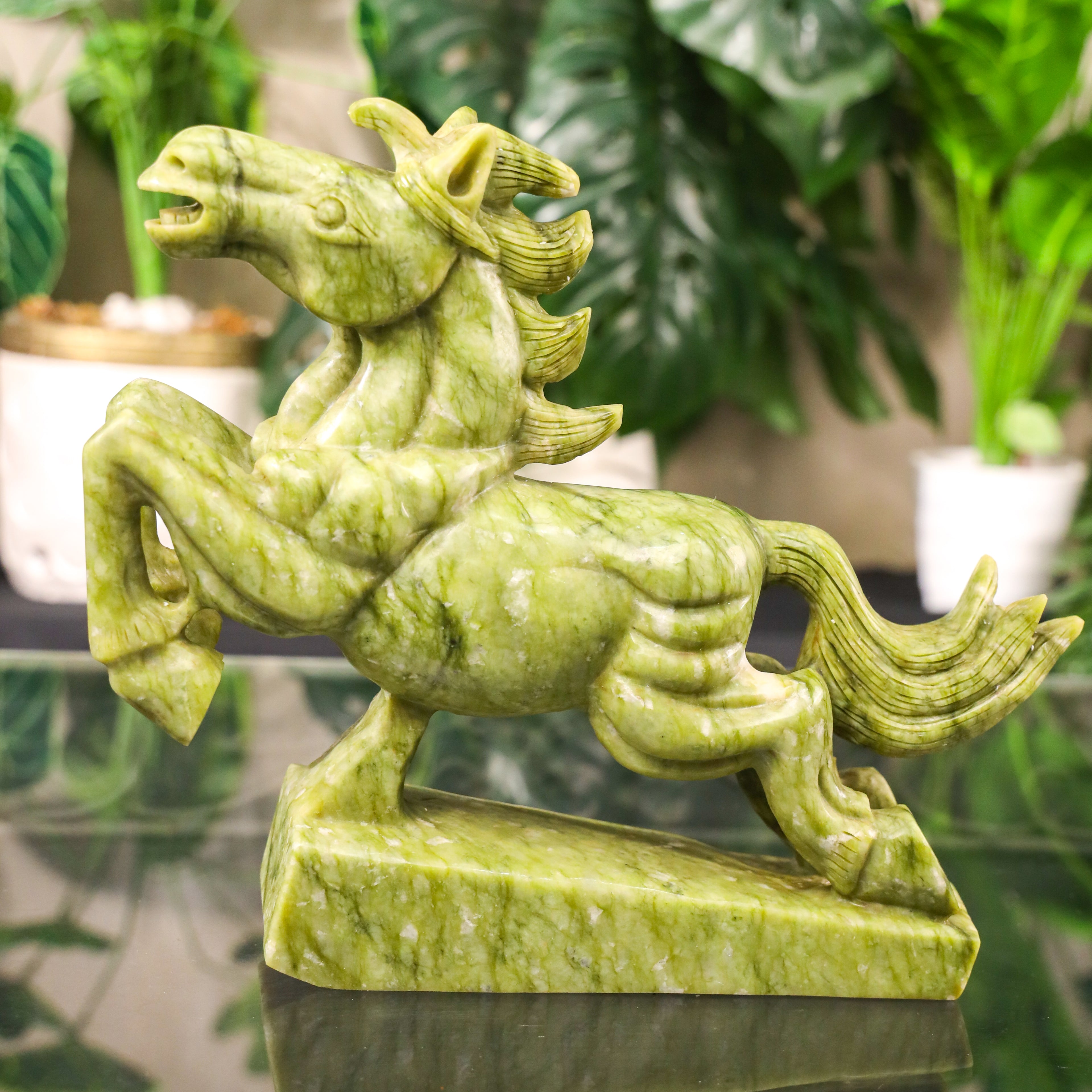 Jade Champion of Career Victory Horse 32cm