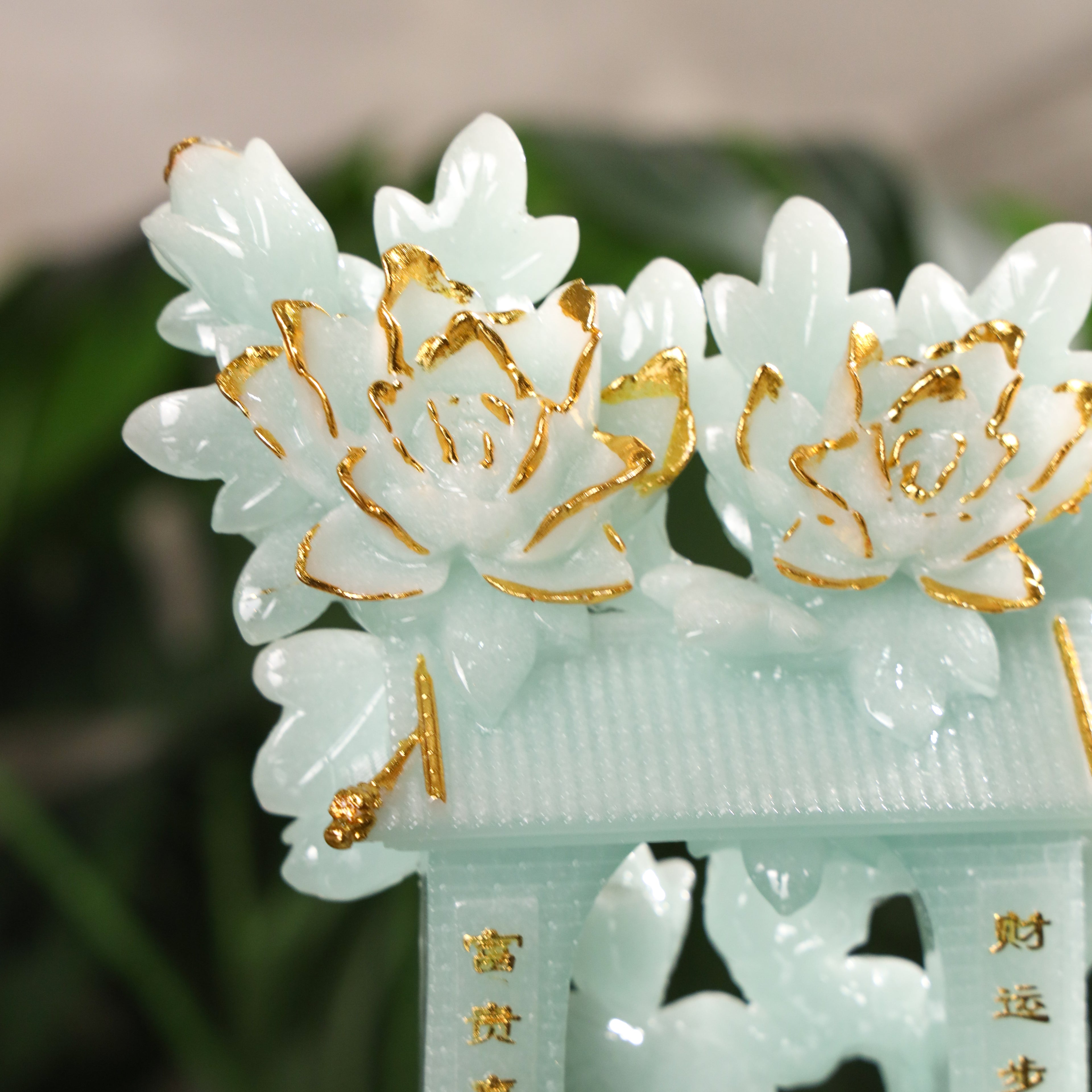 A Home Filled With Wealth Arowanas 26cm