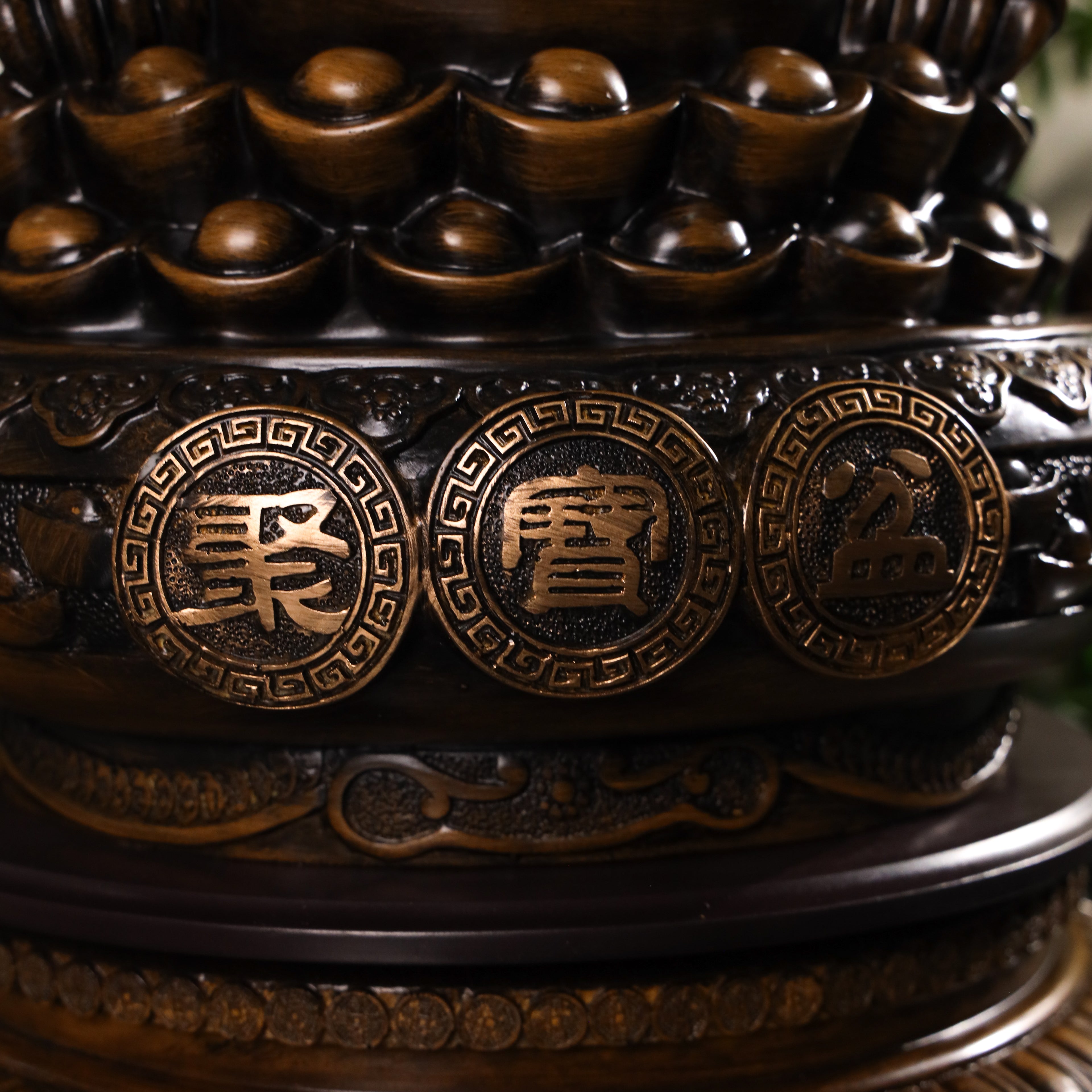 Dynamic Fortune Big Wood Money Frog 45cm