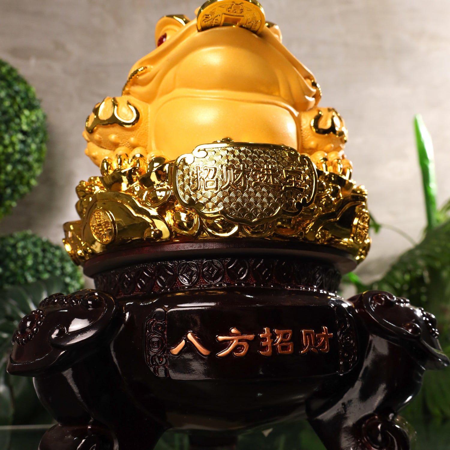 Throne of Fortune Gold Money Frog 40cm