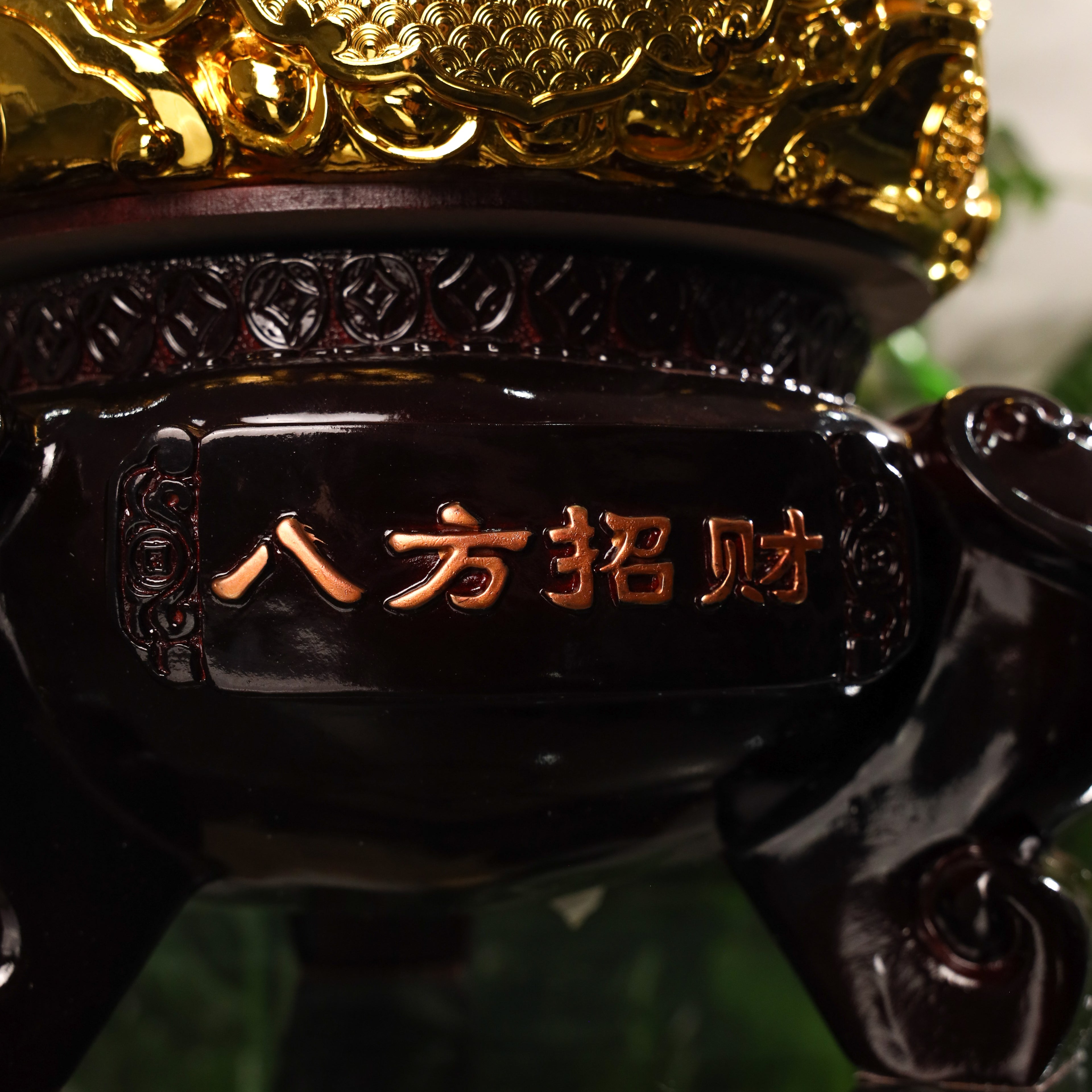 Throne of Fortune Gold Money Frog 40cm