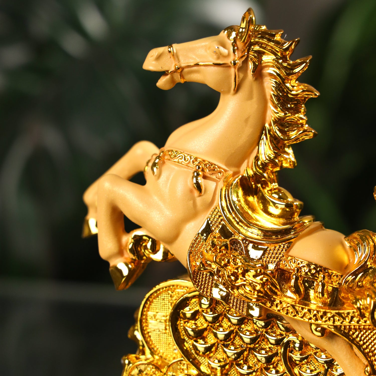 Bring Home Abundance Horse &amp; Treasure 18cm