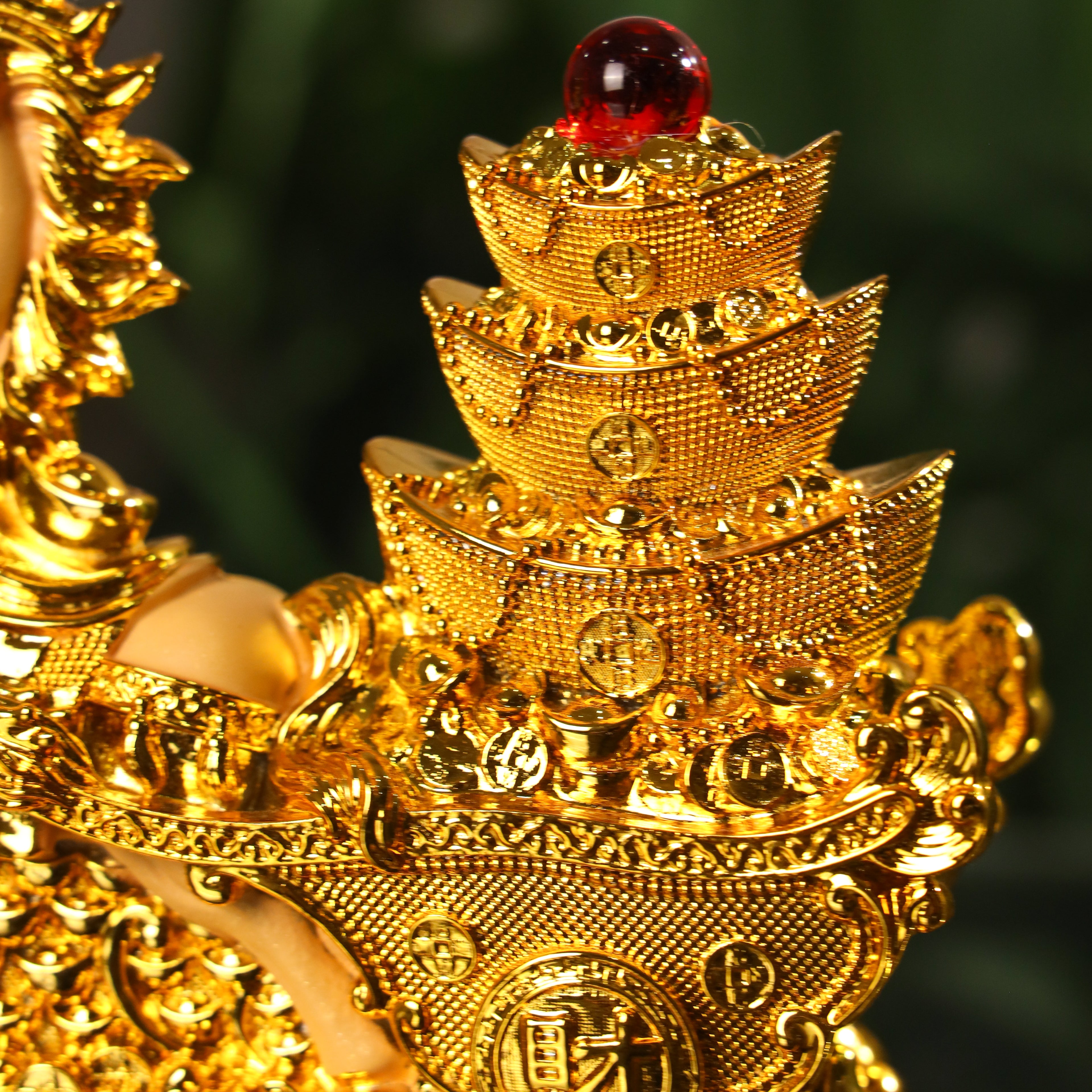 Bring Home Abundance Horse &amp; Treasure 18cm