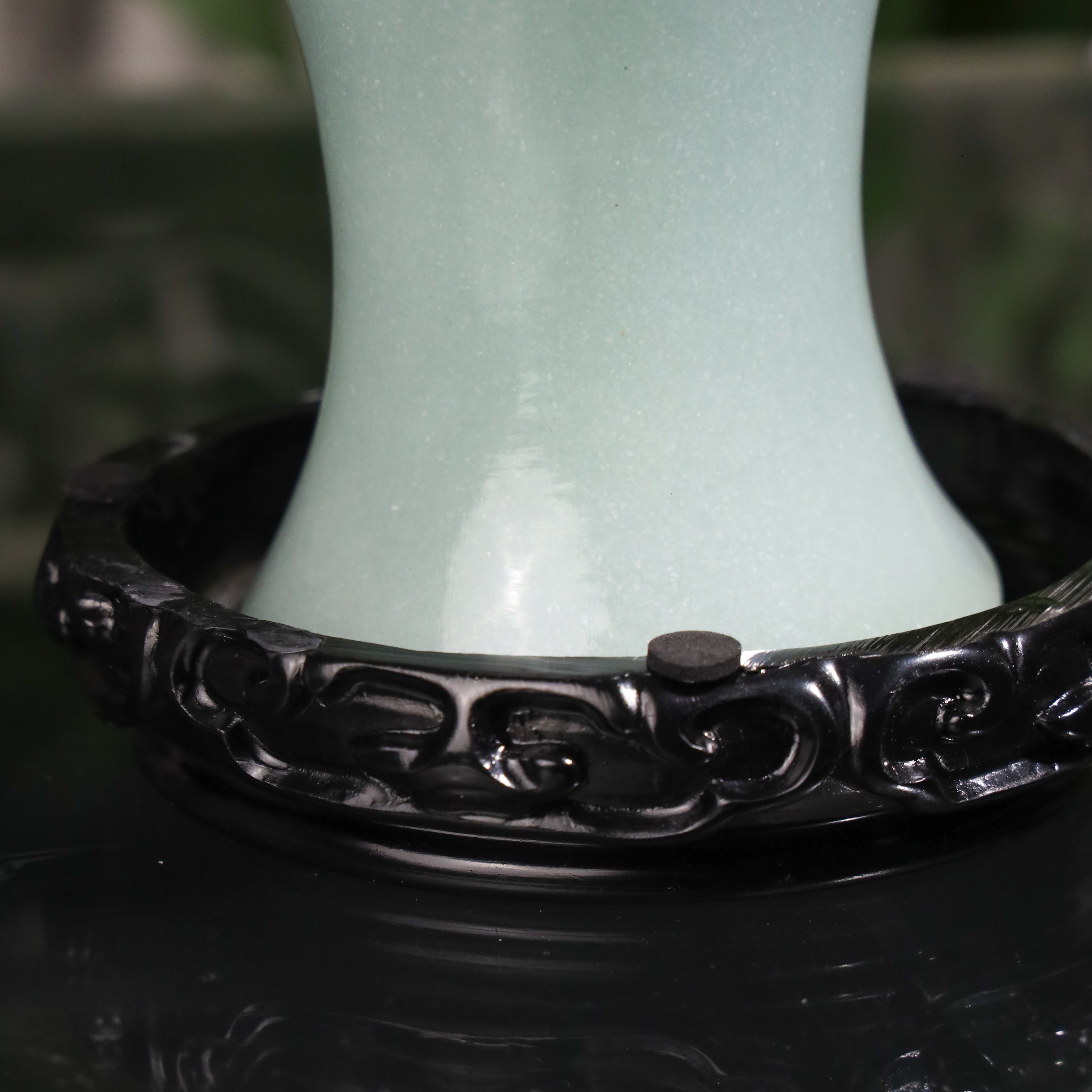 Minimalist Wealth Vase of Prosperity 31cm