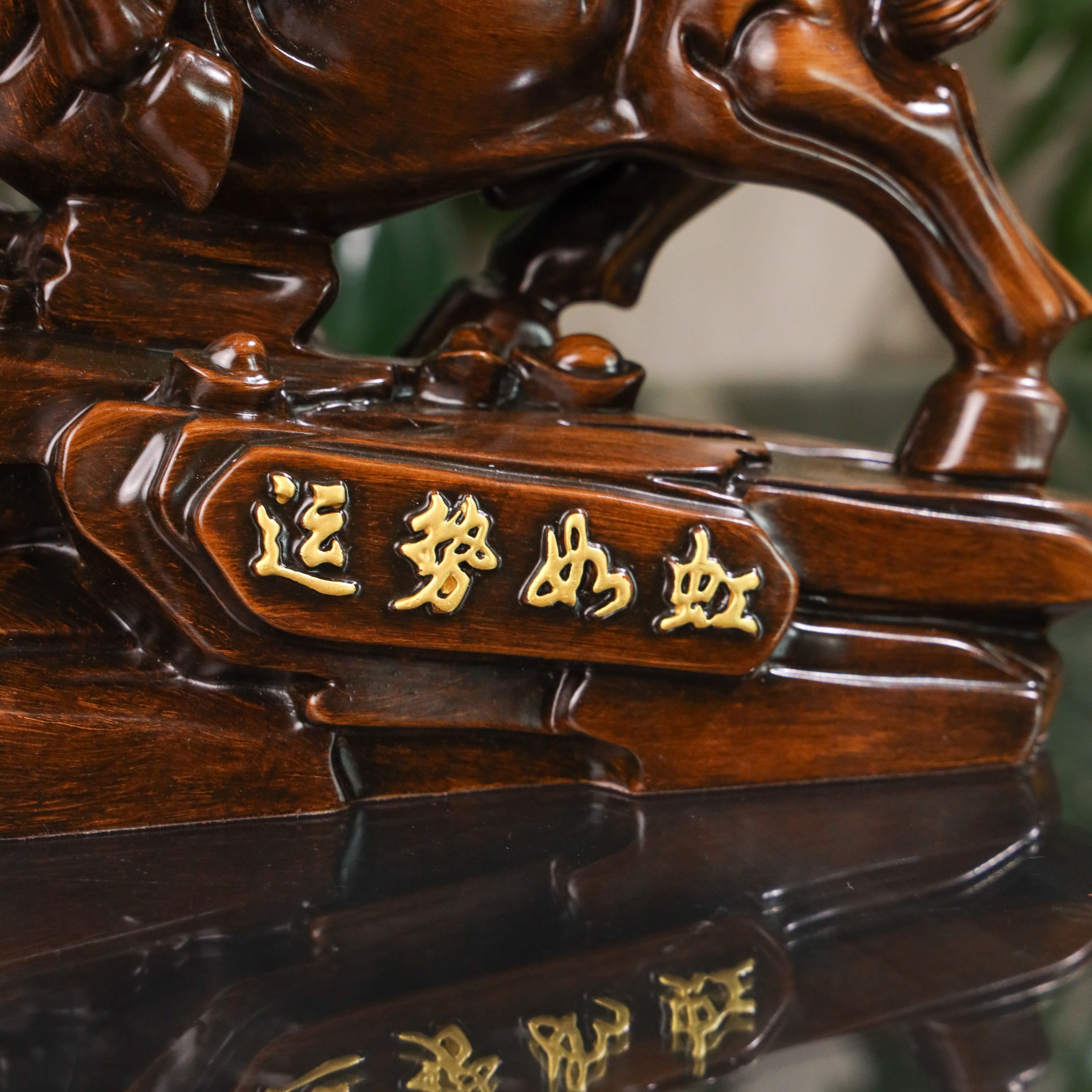 The Quiet Builder Wood Ox of Lasting Success 32cm