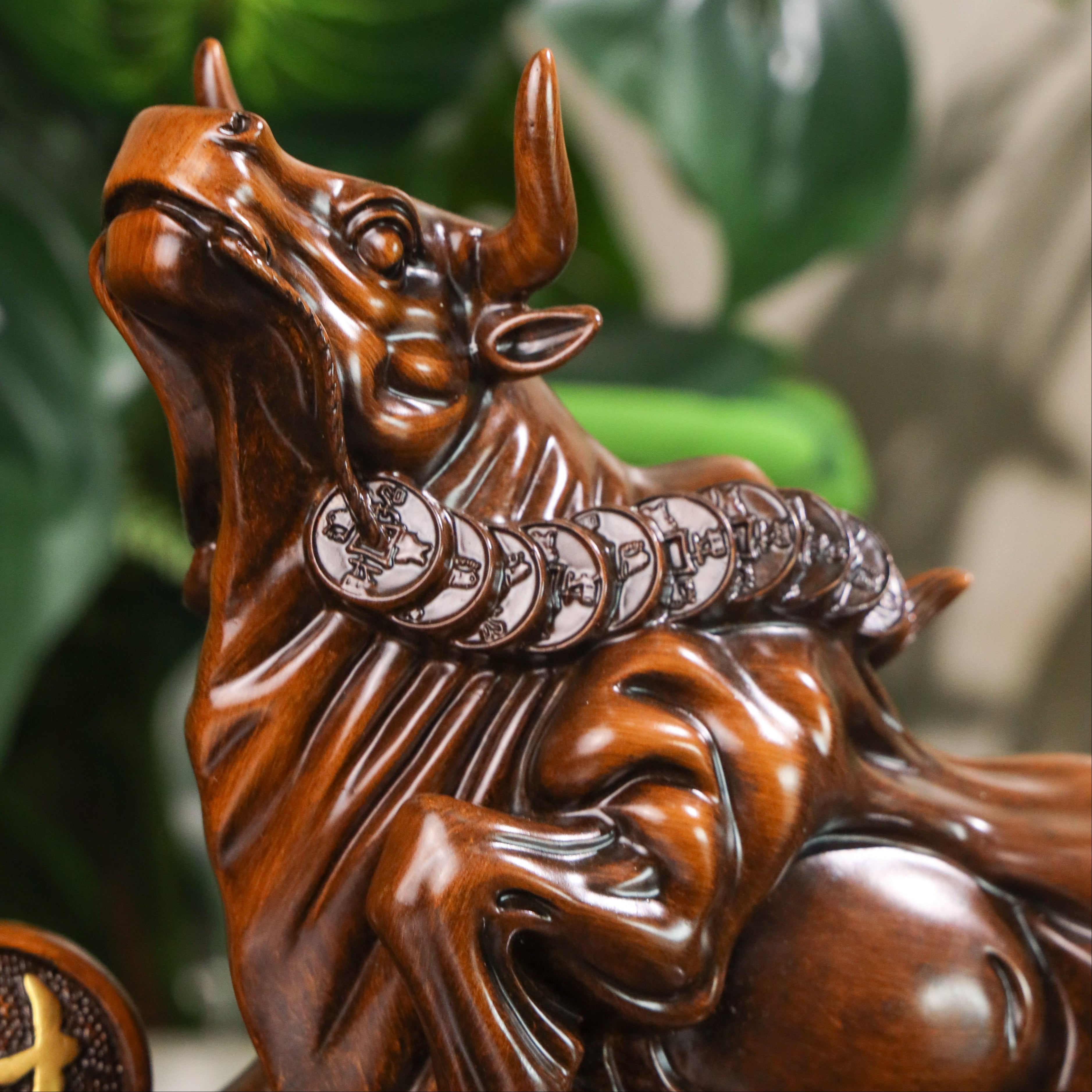 The Quiet Builder Wood Ox of Lasting Success 32cm