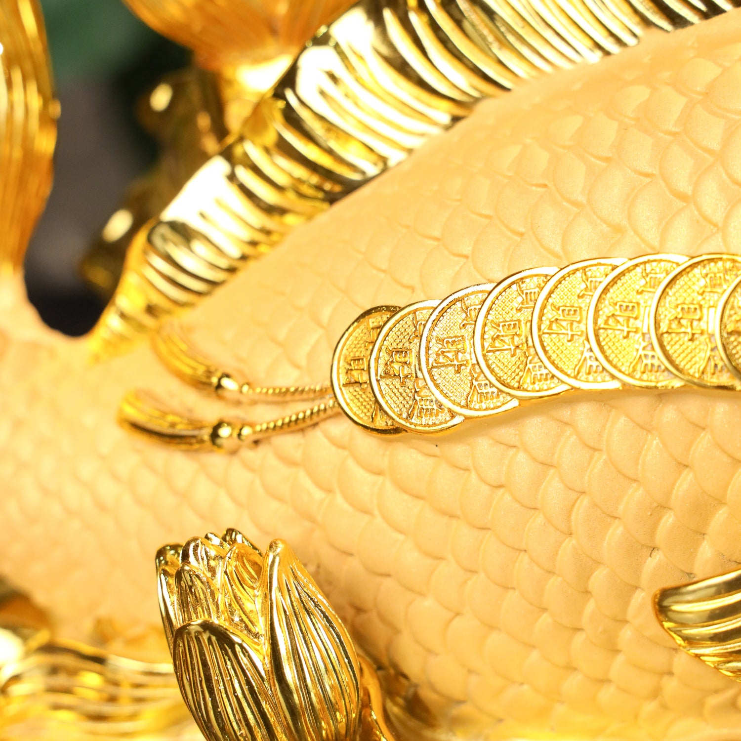 Dragonfish of Fortune Golden Arowana 33cm