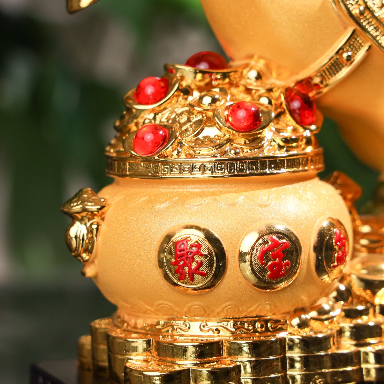 Instant Wealth Victory Golden Horse 27cm