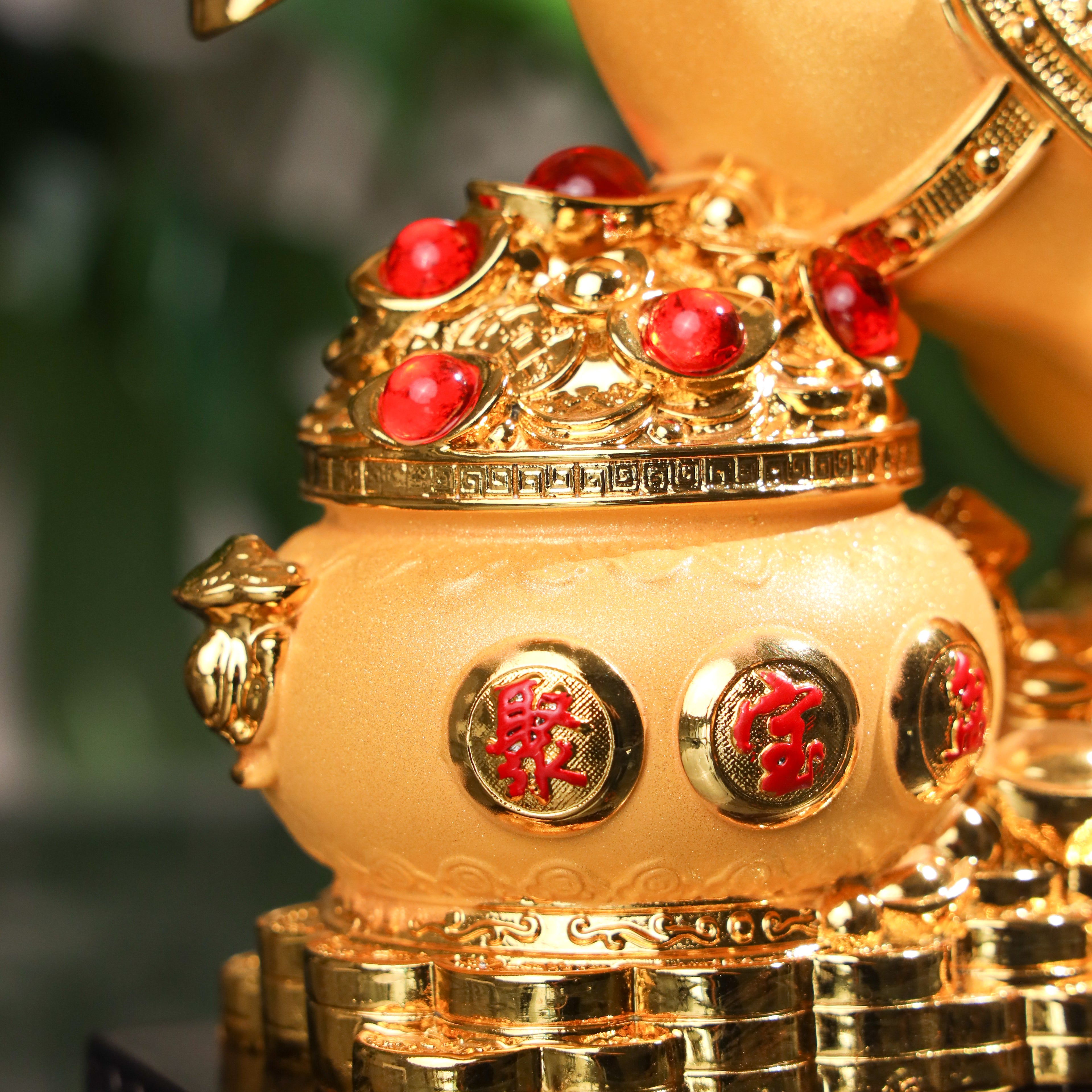 Instant Wealth Victory Golden Horse 27cm