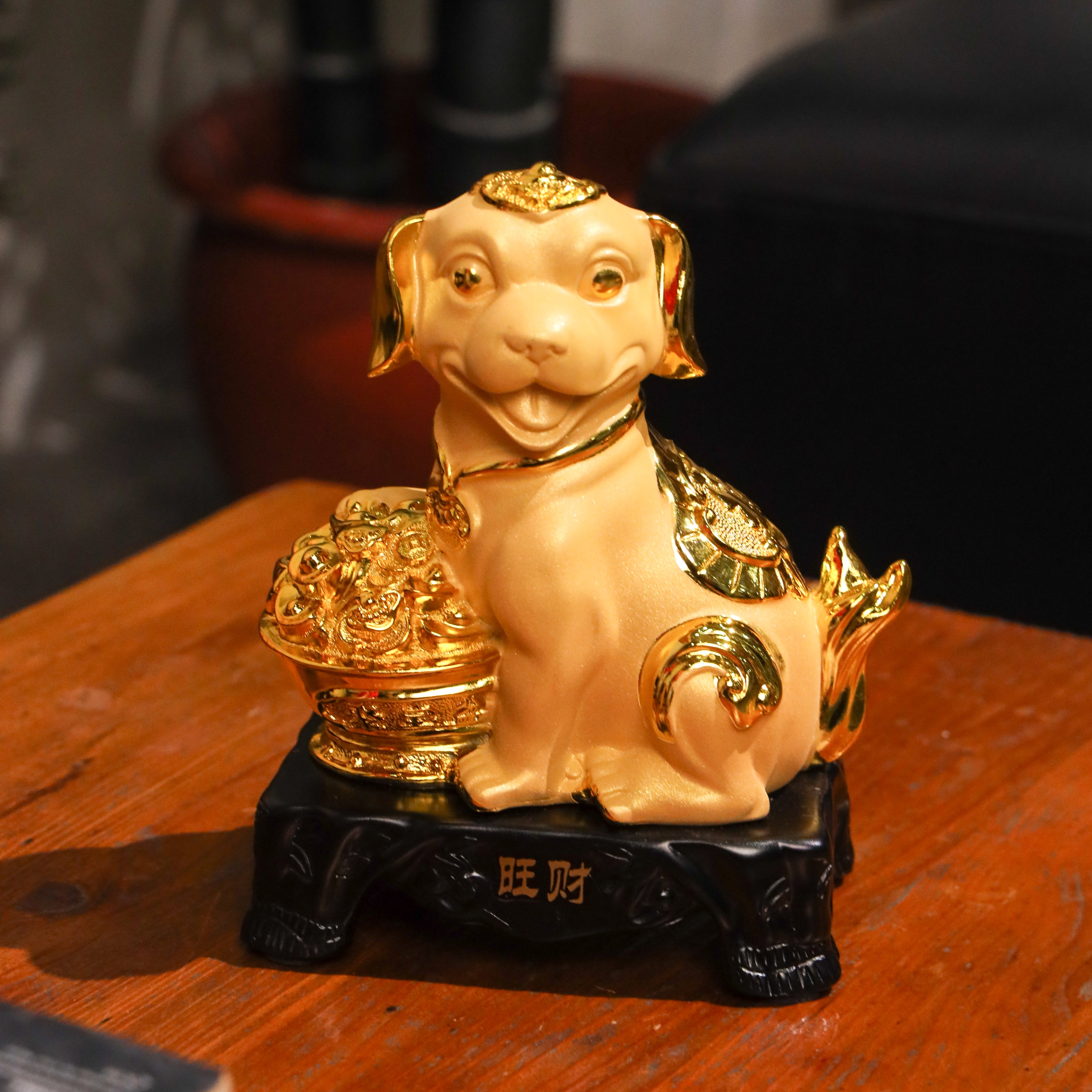 Golden Zodiac Dog of Loyal Support 18cm