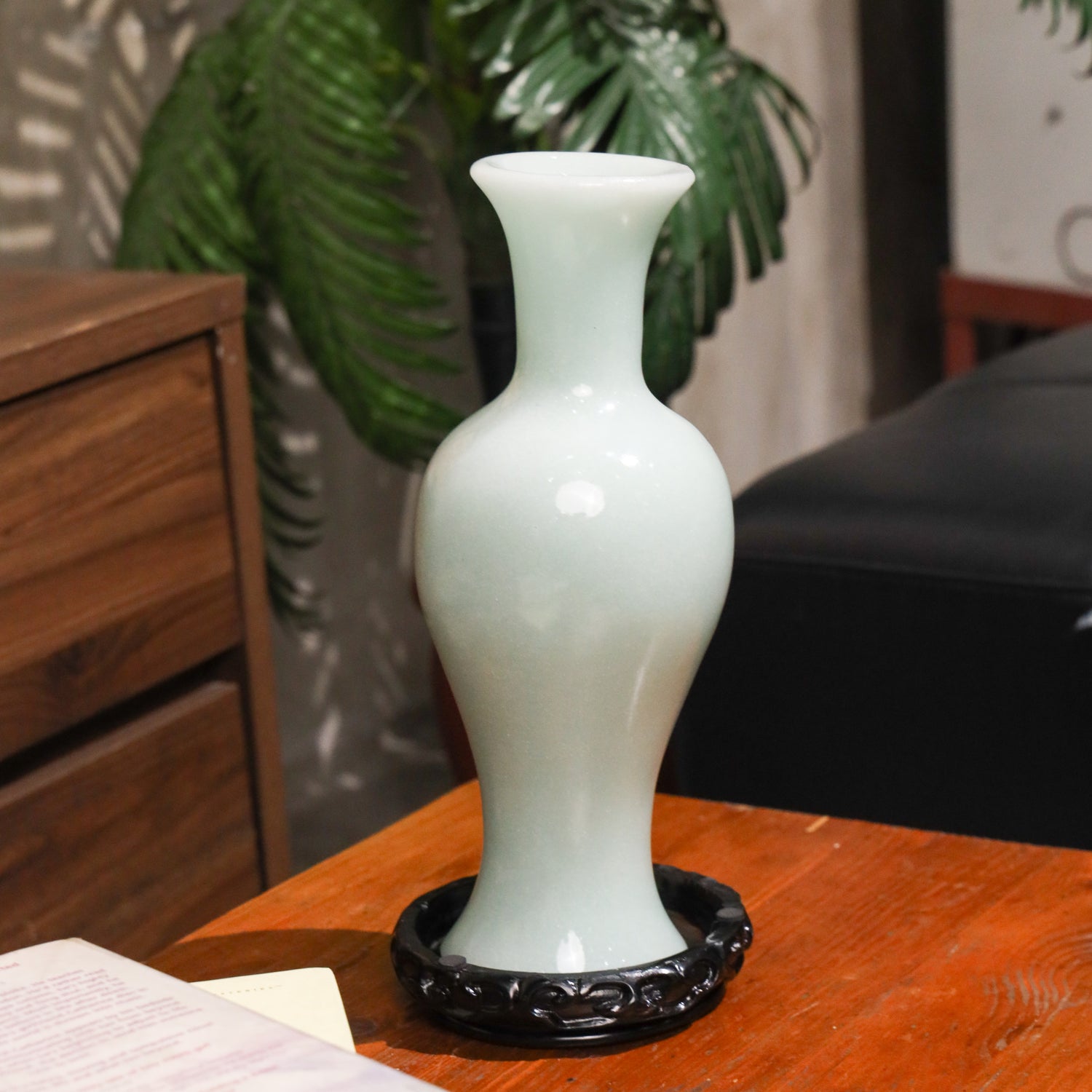 Minimalist Wealth Vase of Prosperity 31cm