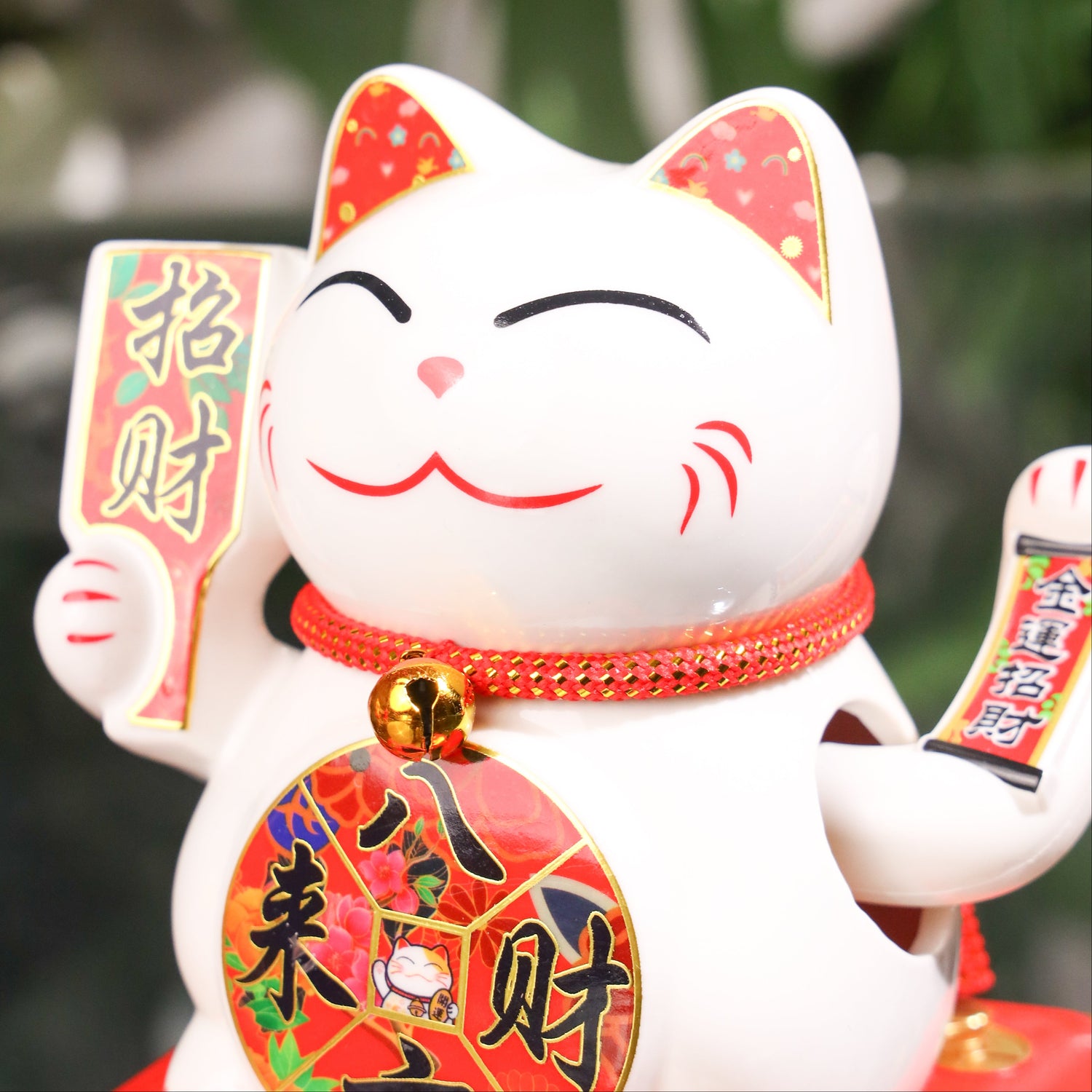 Solar-Powered Fortune Magnet Lucky Cat 14cm