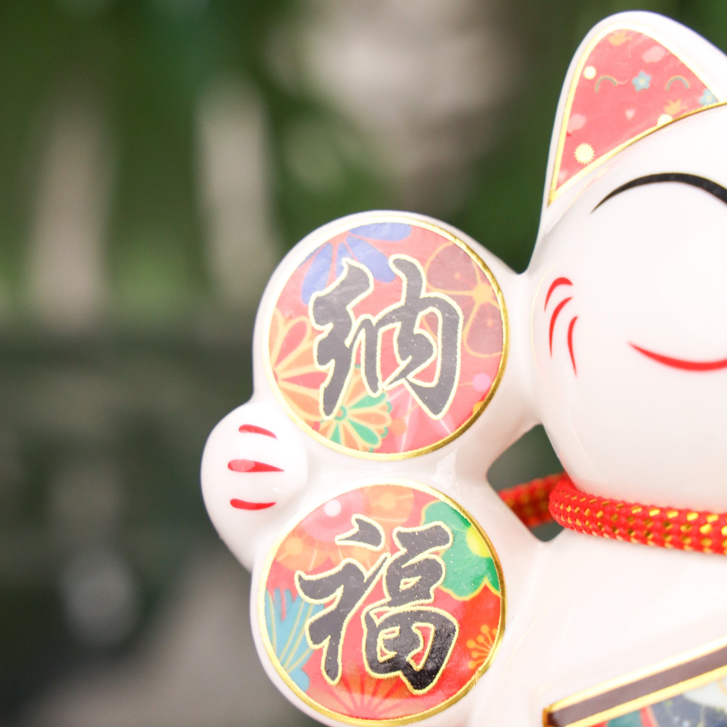 Solar-Powered Fortune Magnet Lucky Cat 14cm