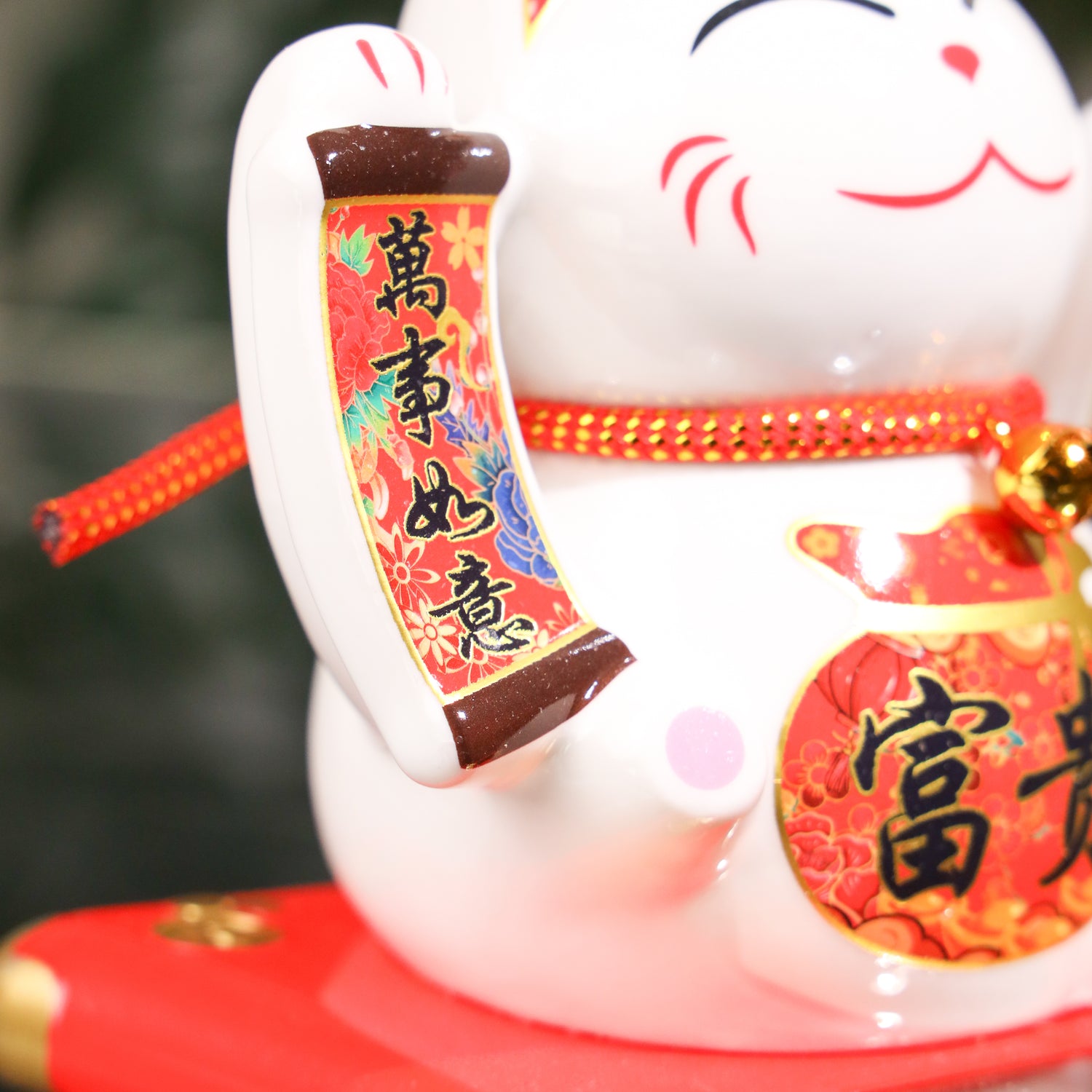 Solar-Powered Fortune Magnet Lucky Cat 14cm