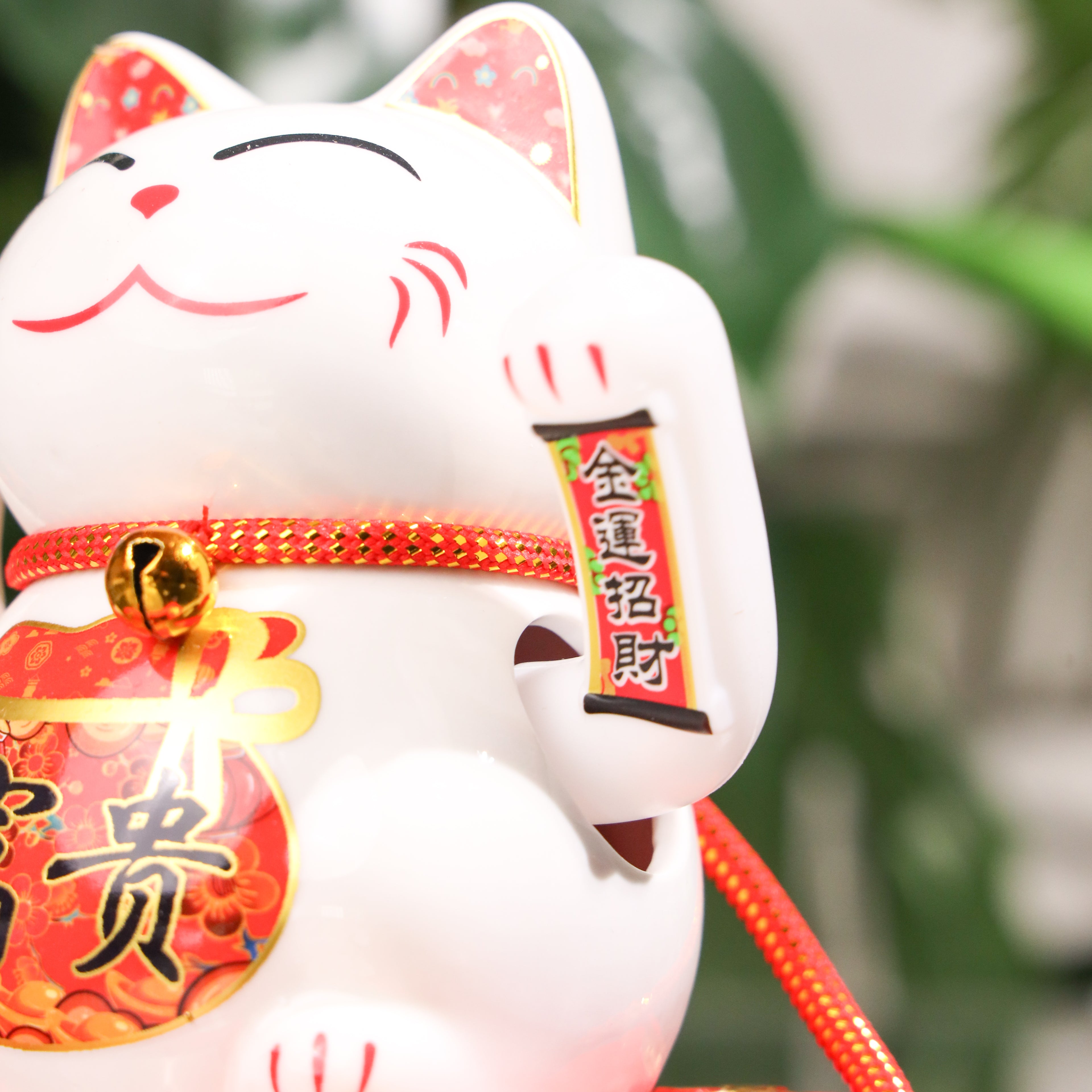 Solar-Powered Fortune Magnet Lucky Cat 14cm