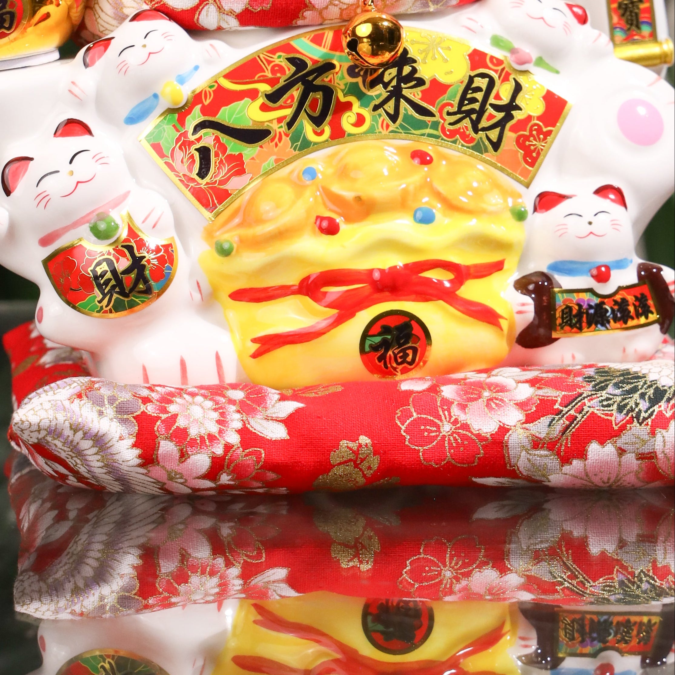 Invite The Fortune Lucky Cat 25cm