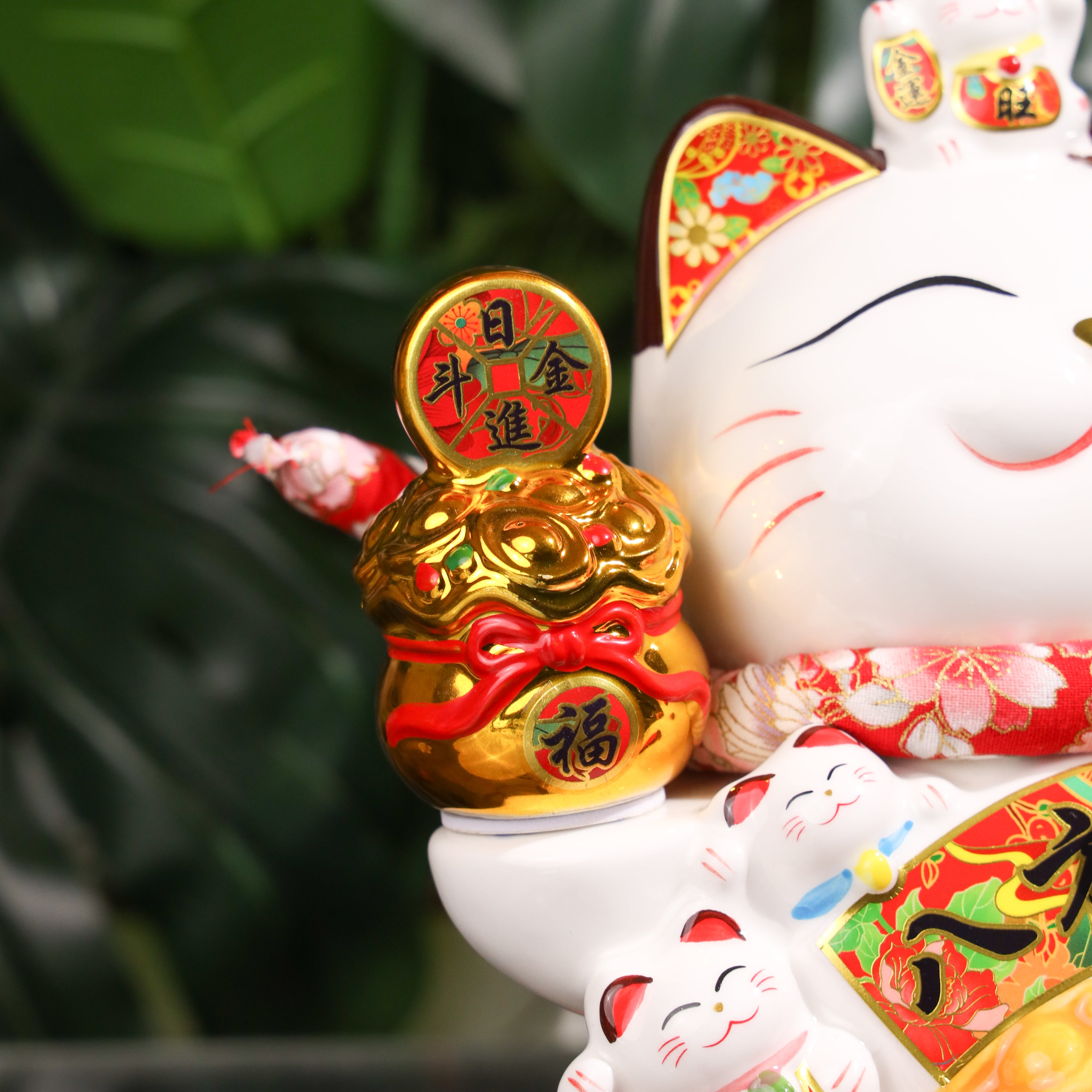 Invite The Fortune Lucky Cat 25cm