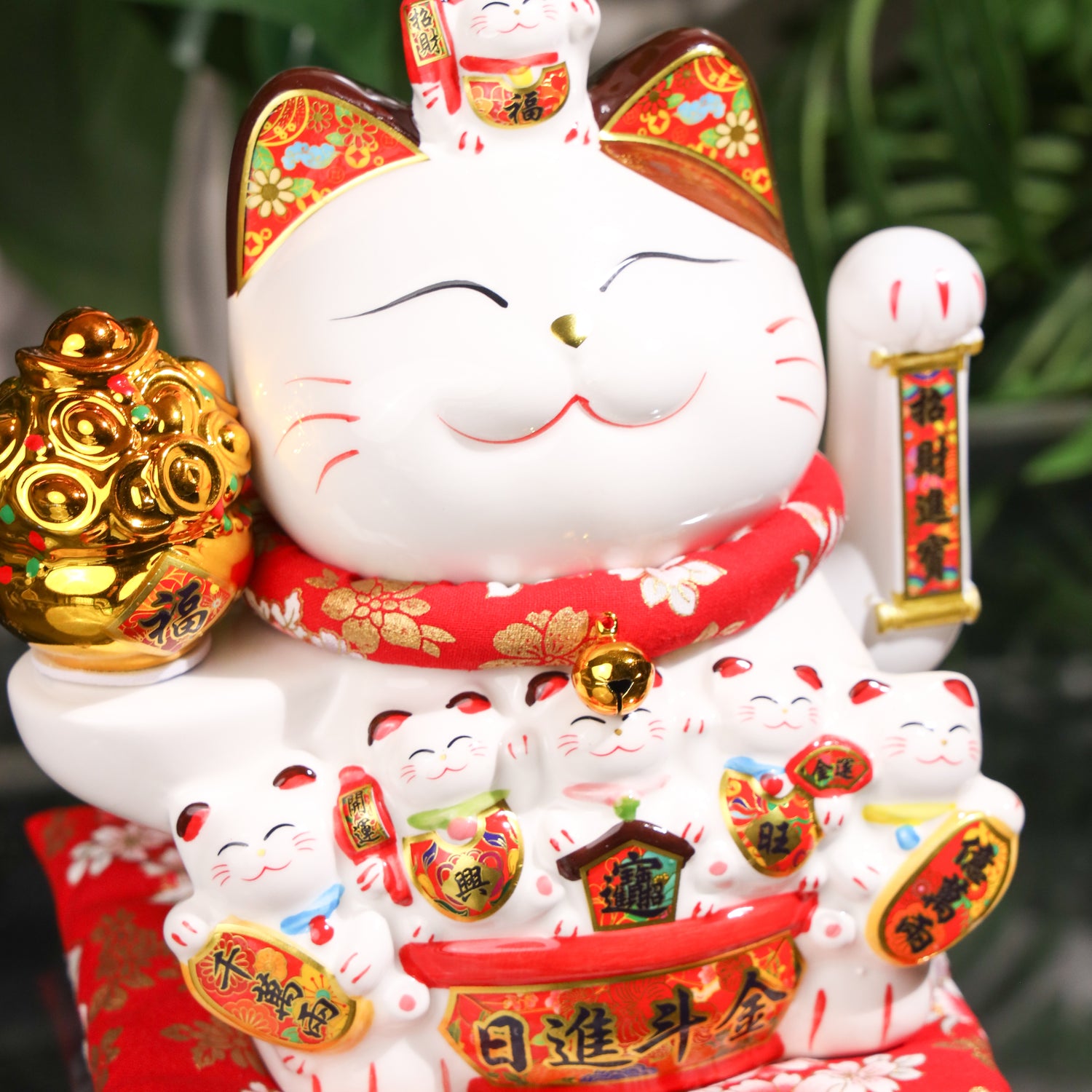 Invite The Fortune Lucky Cat 25cm