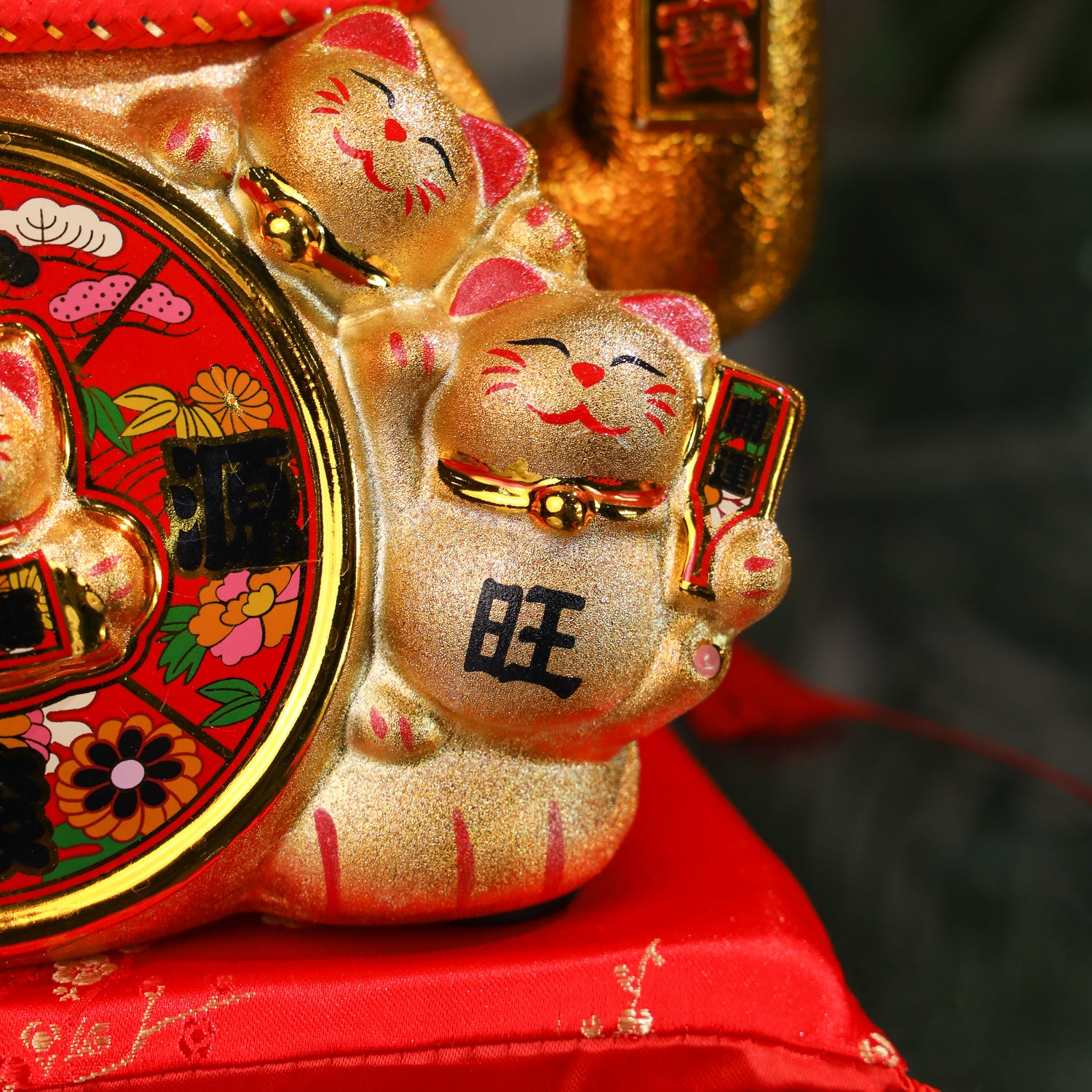 Great &amp; Golden Lucky Cat for Business Success 30cm