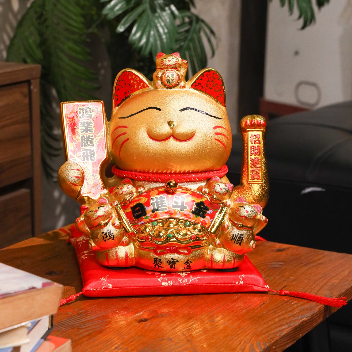 Great &amp; Golden Lucky Cat for Business Success 30cm