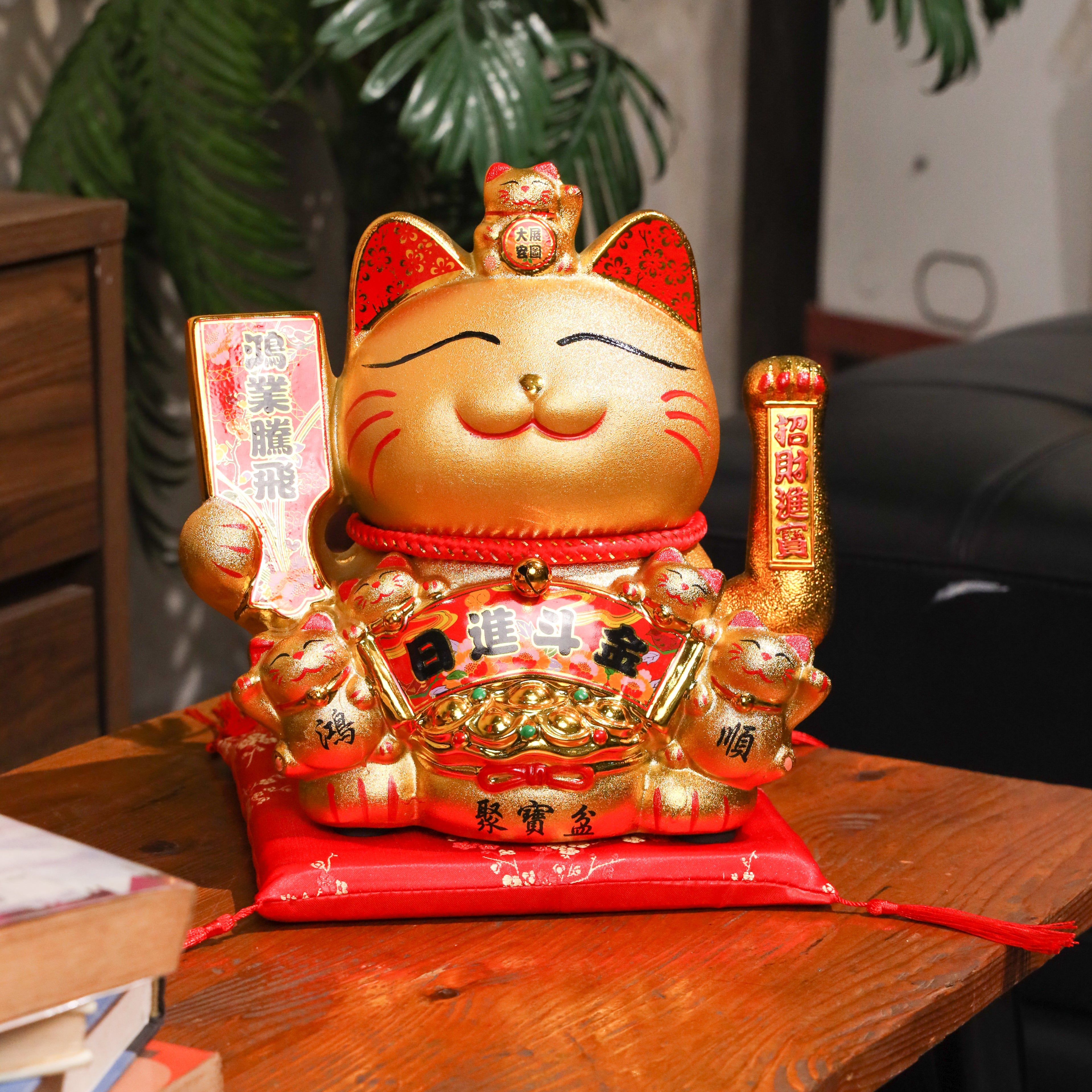 Great &amp; Golden Lucky Cat for Business Success 30cm