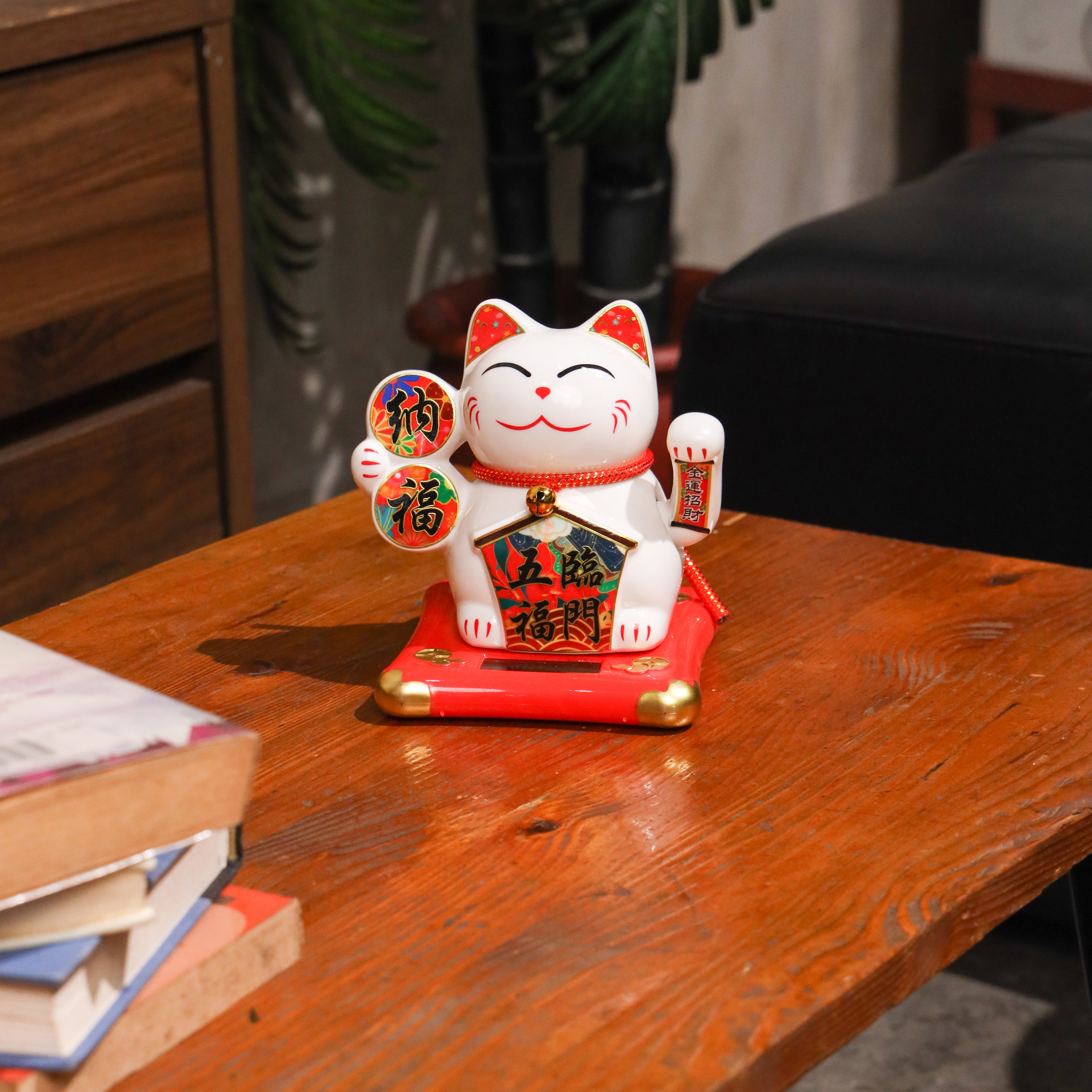 Solar-Powered Fortune Magnet Lucky Cat 14cm