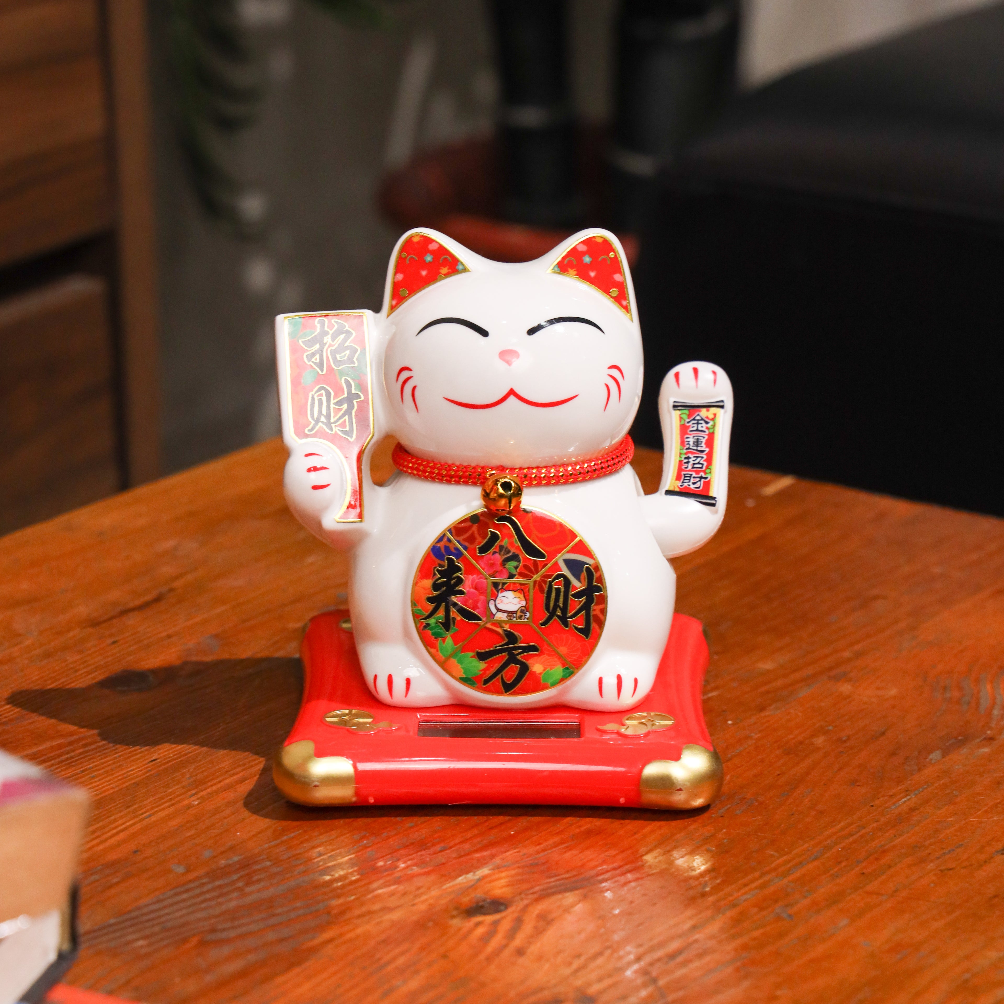 Solar-Powered Fortune Magnet Lucky Cat 14cm