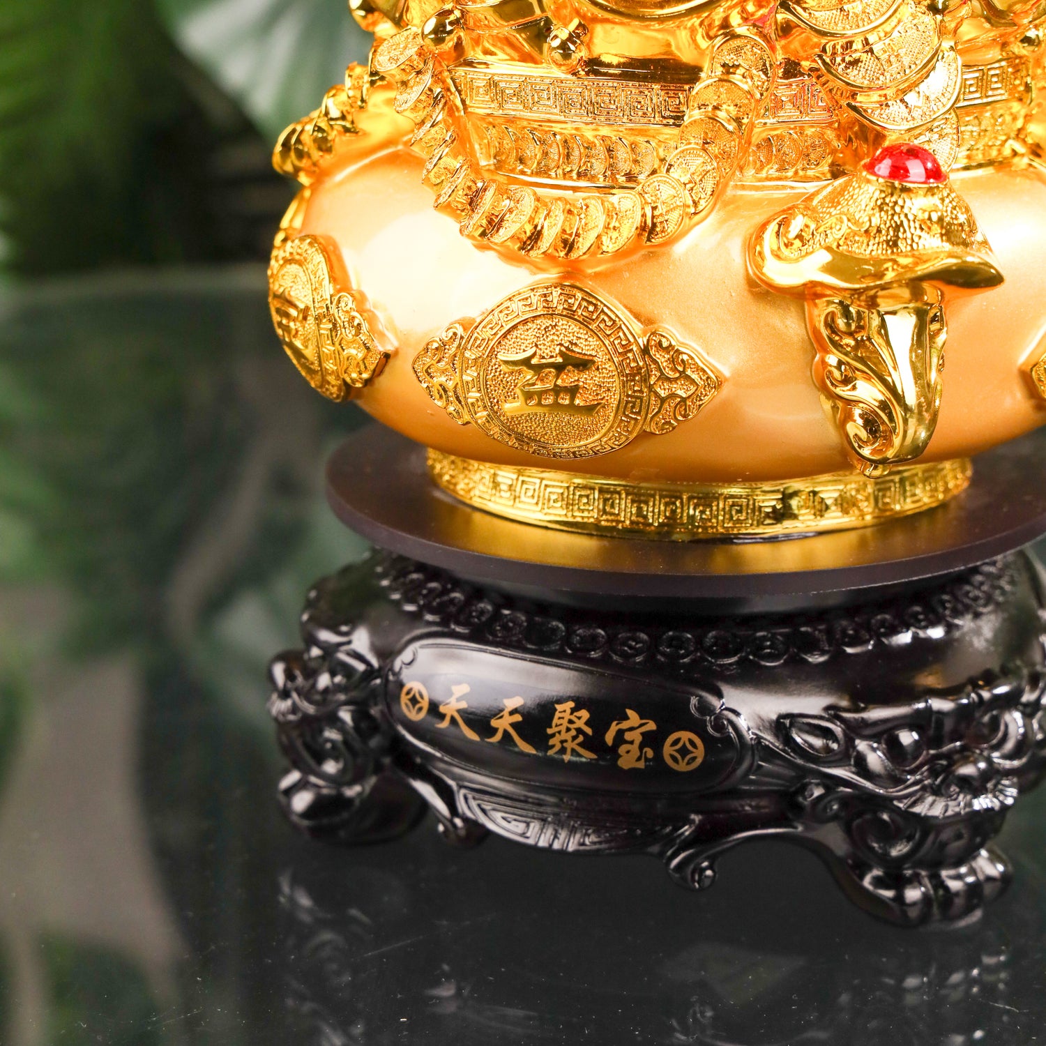 Pot of Gold Jewels and Treasures 28cm