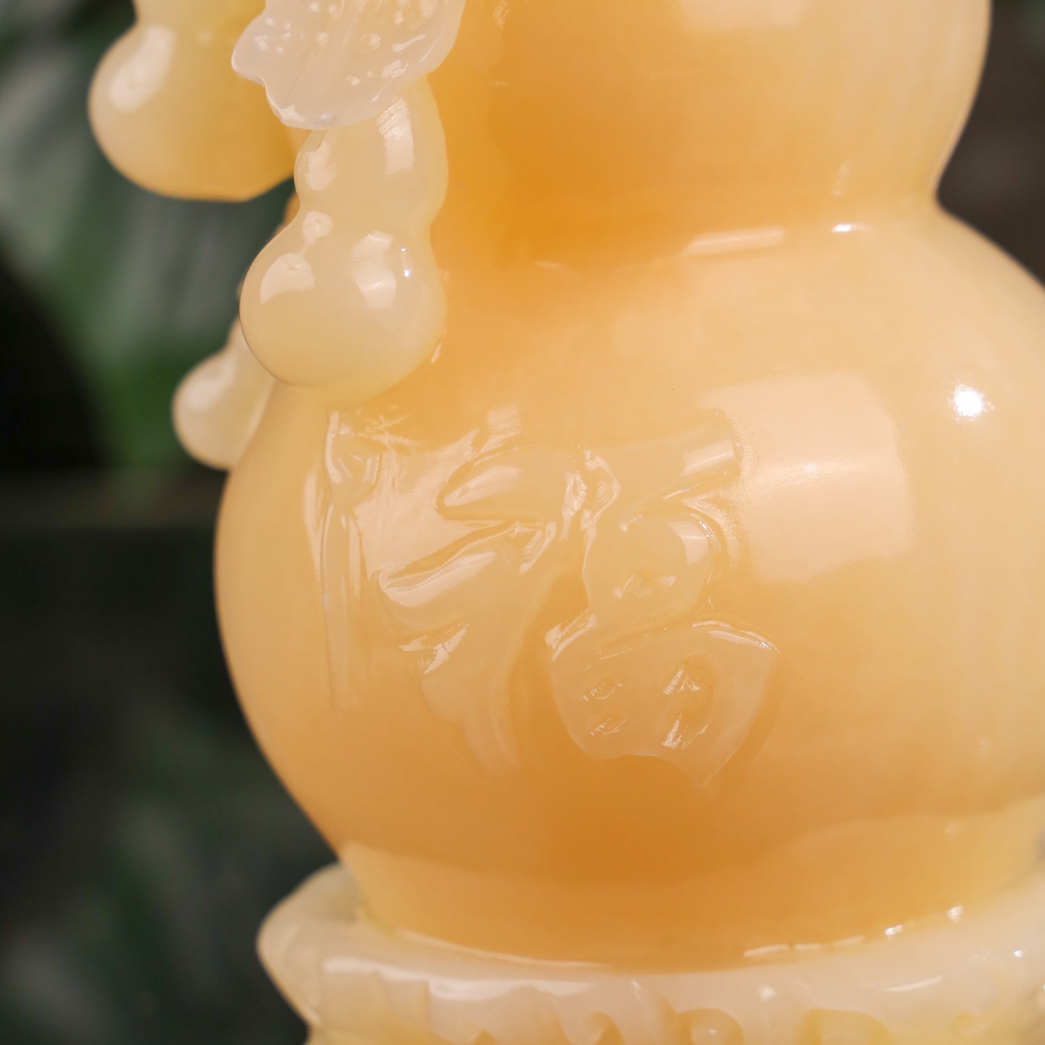 "Bless Family With Health" - Jade Wu Lou 26cm