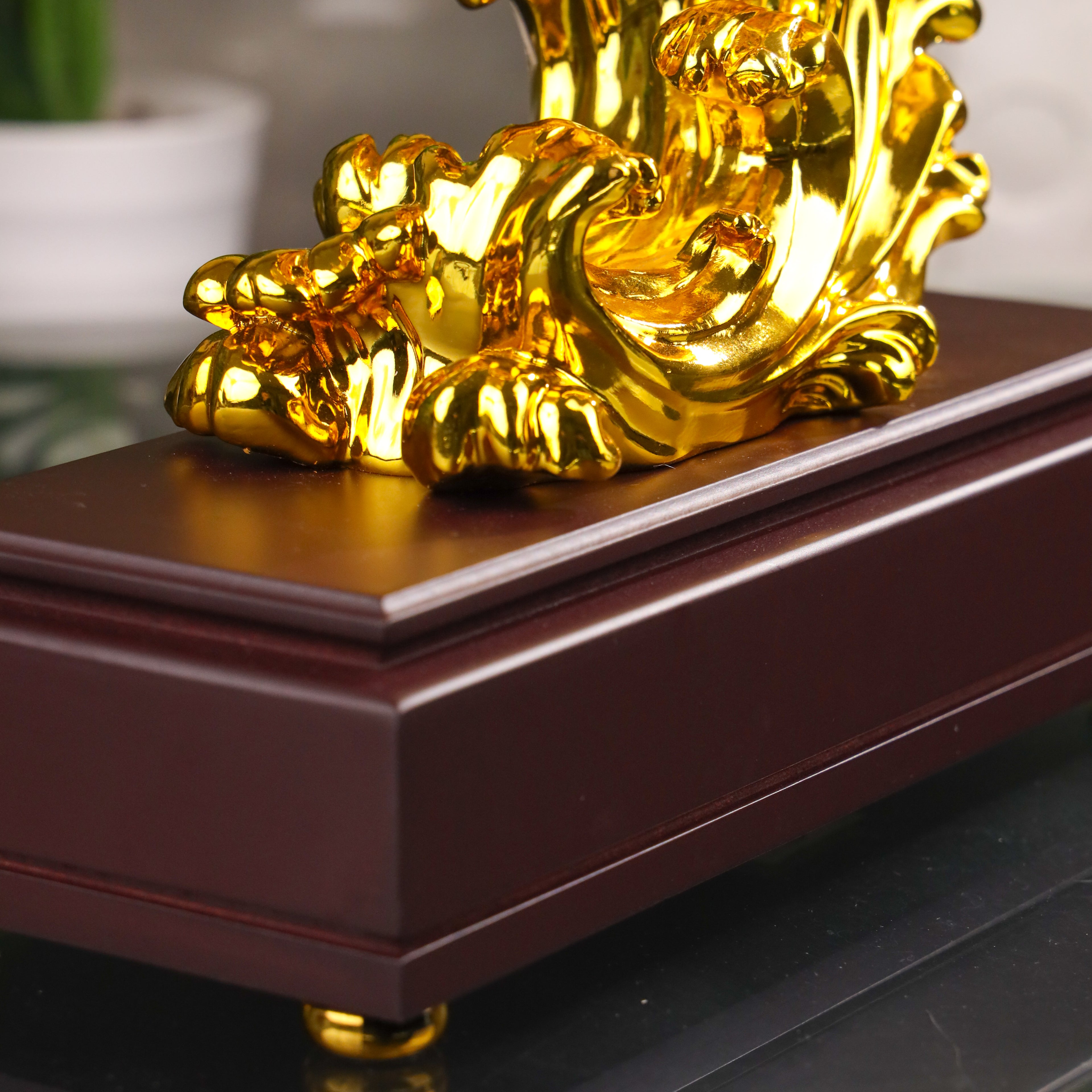 The Golden Dragon Fish Arowana 41cm