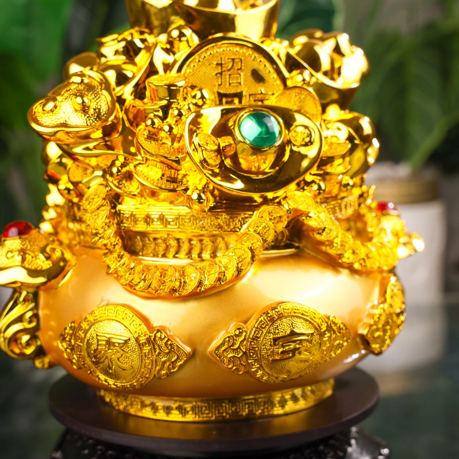 Pot of Gold Jewels and Treasures 28cm