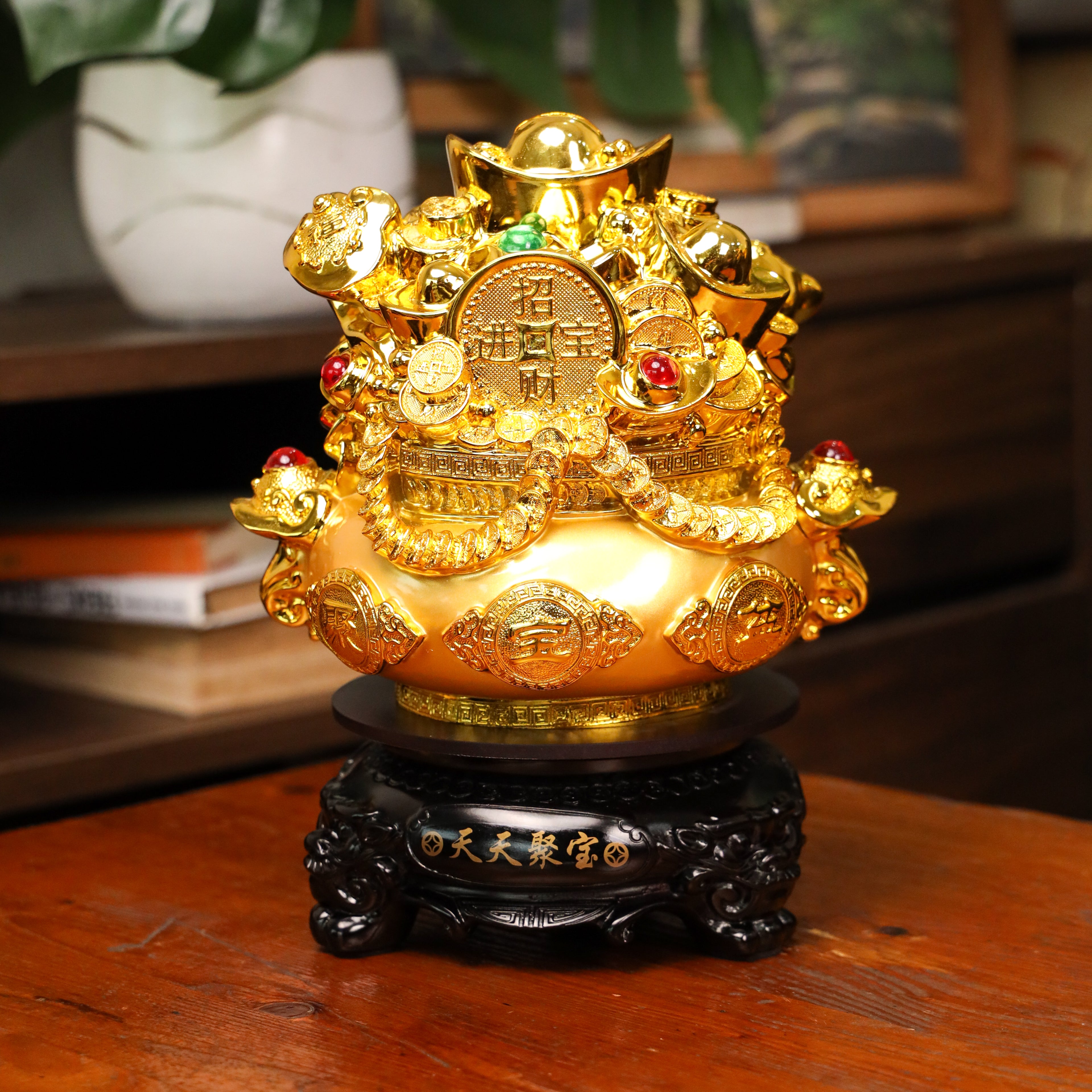 Pot of Gold Jewels and Treasures 28cm