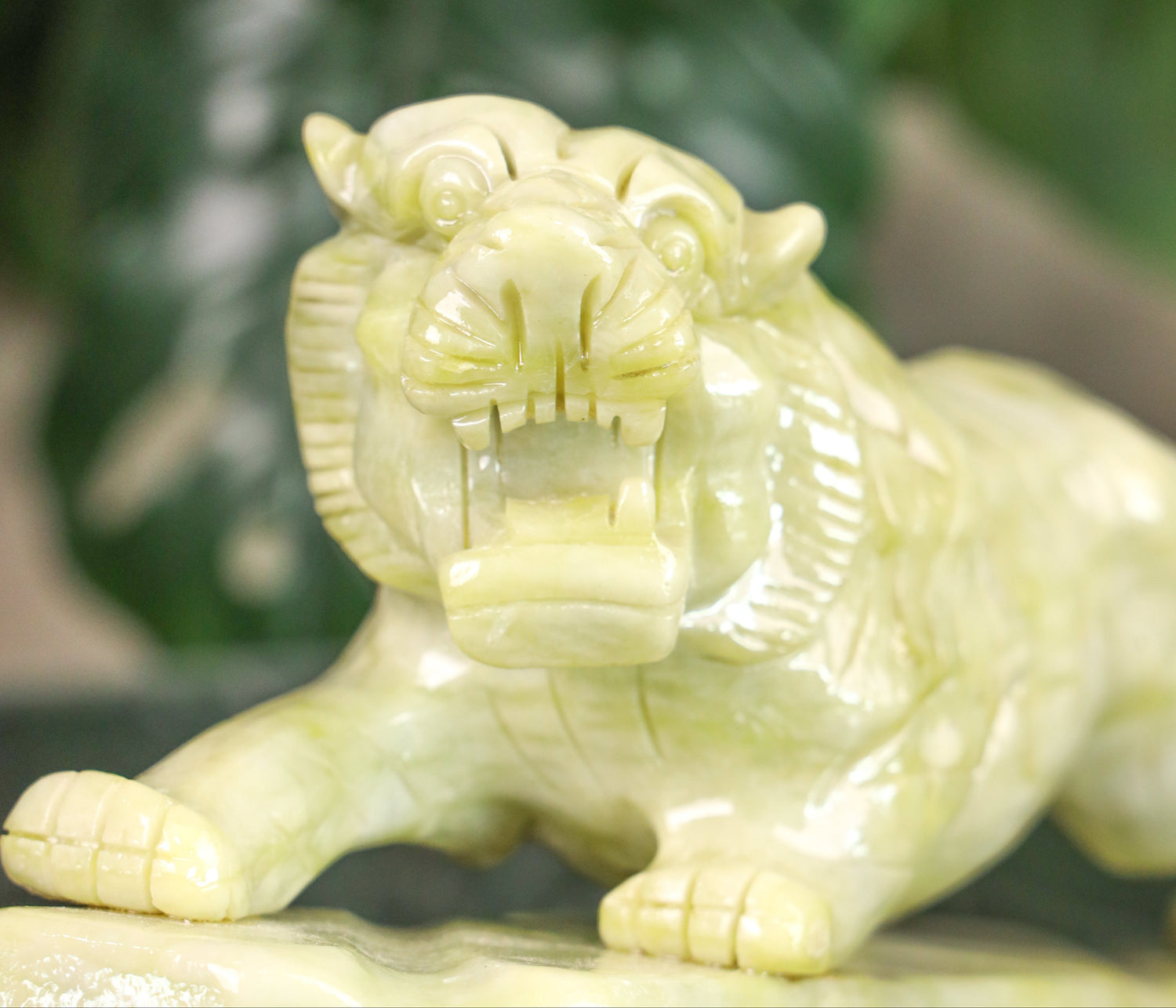 Light Jade Tiger of Dominance 30cm