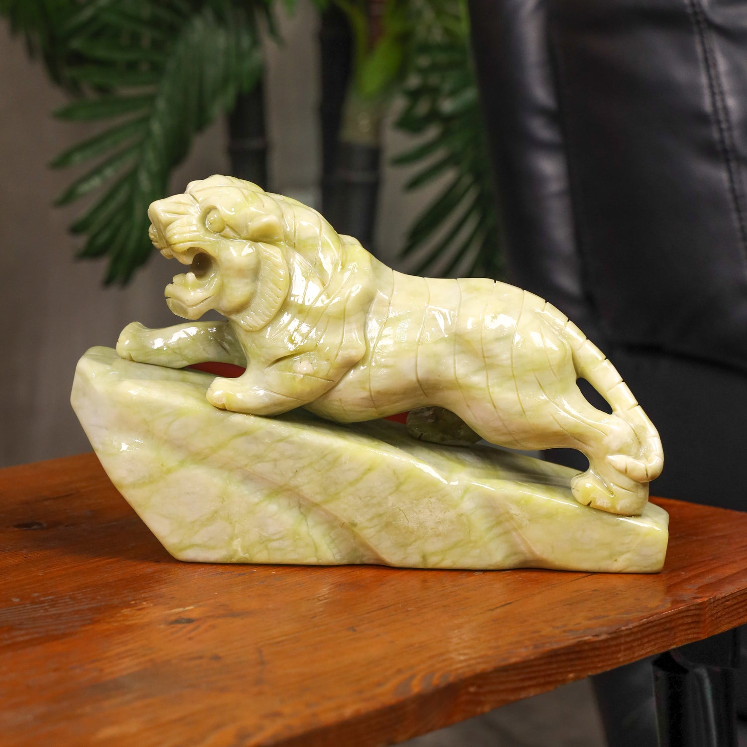 Light Jade Tiger of Dominance 30cm